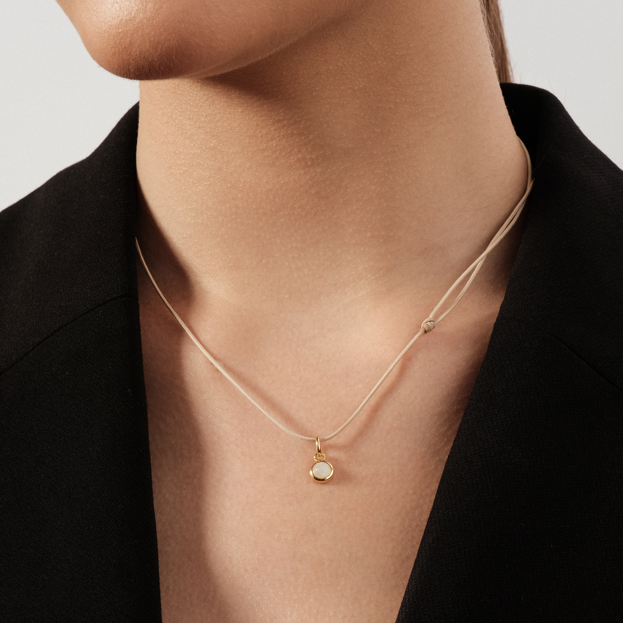 Magic Nature necklace with moonstone on beige lace