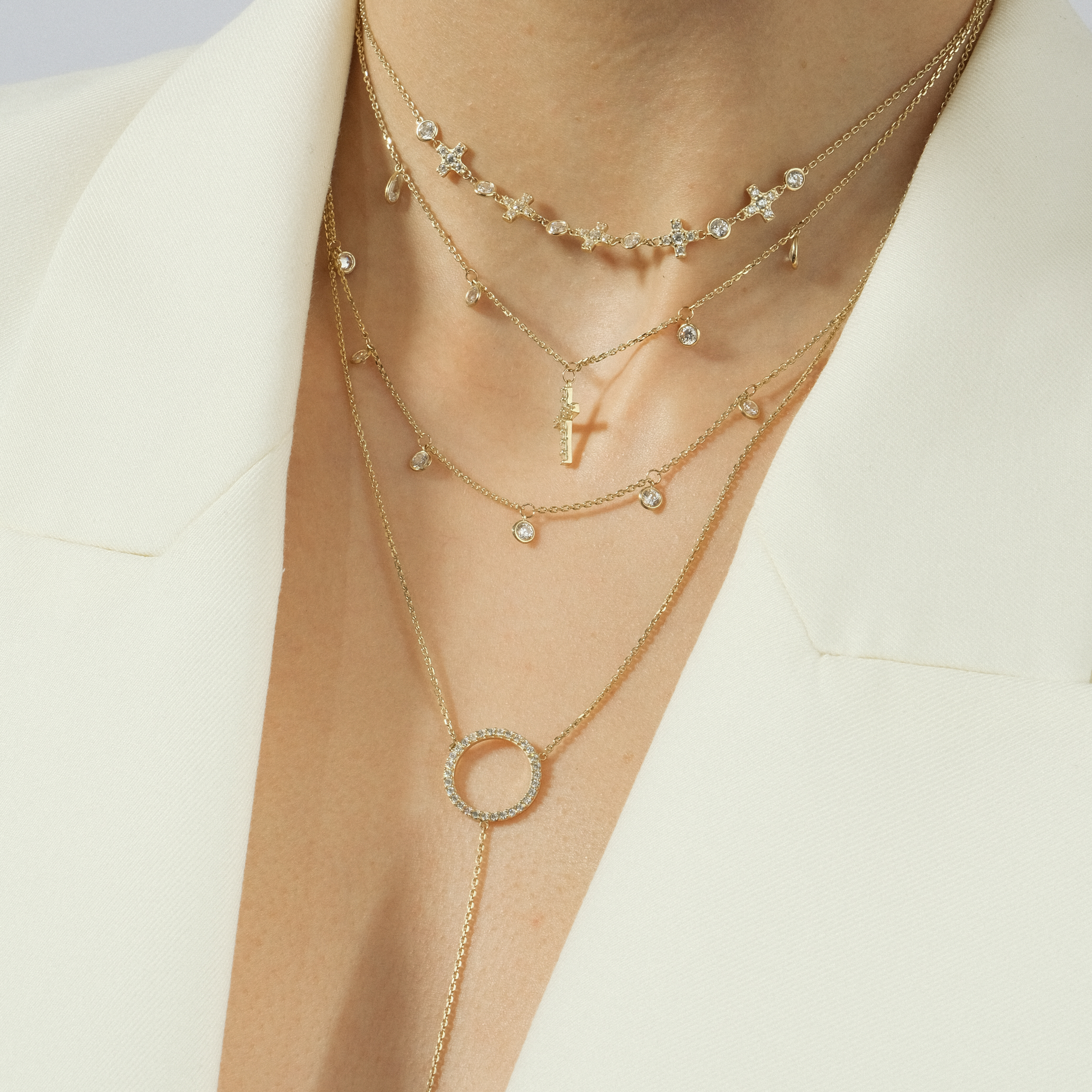 Choker with circles and small crosses in yellow gold
