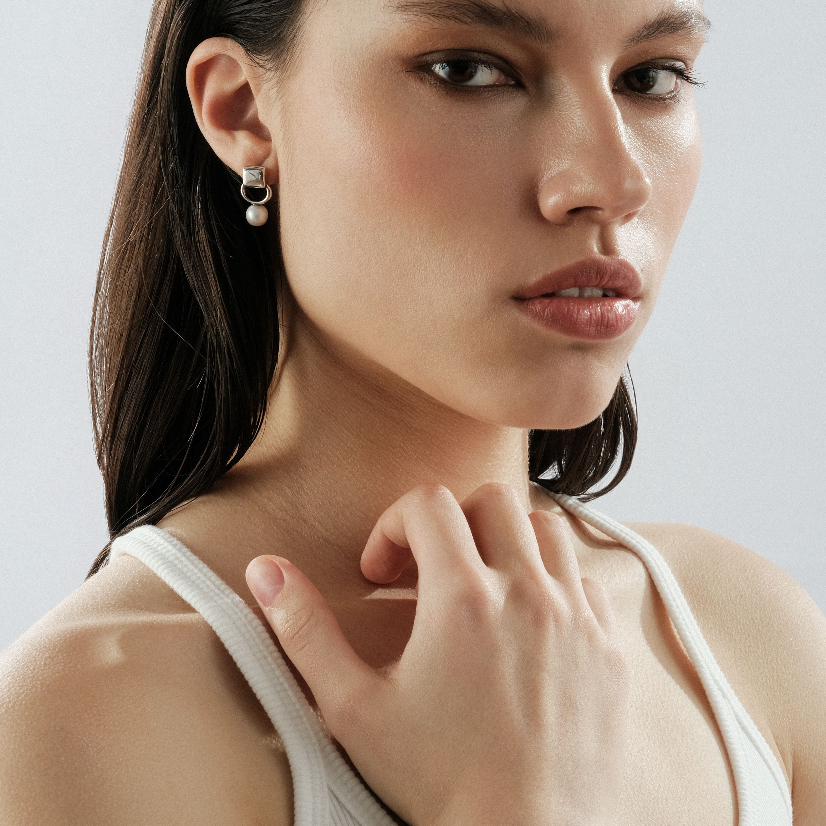Серебристые серьги из латуни Liana