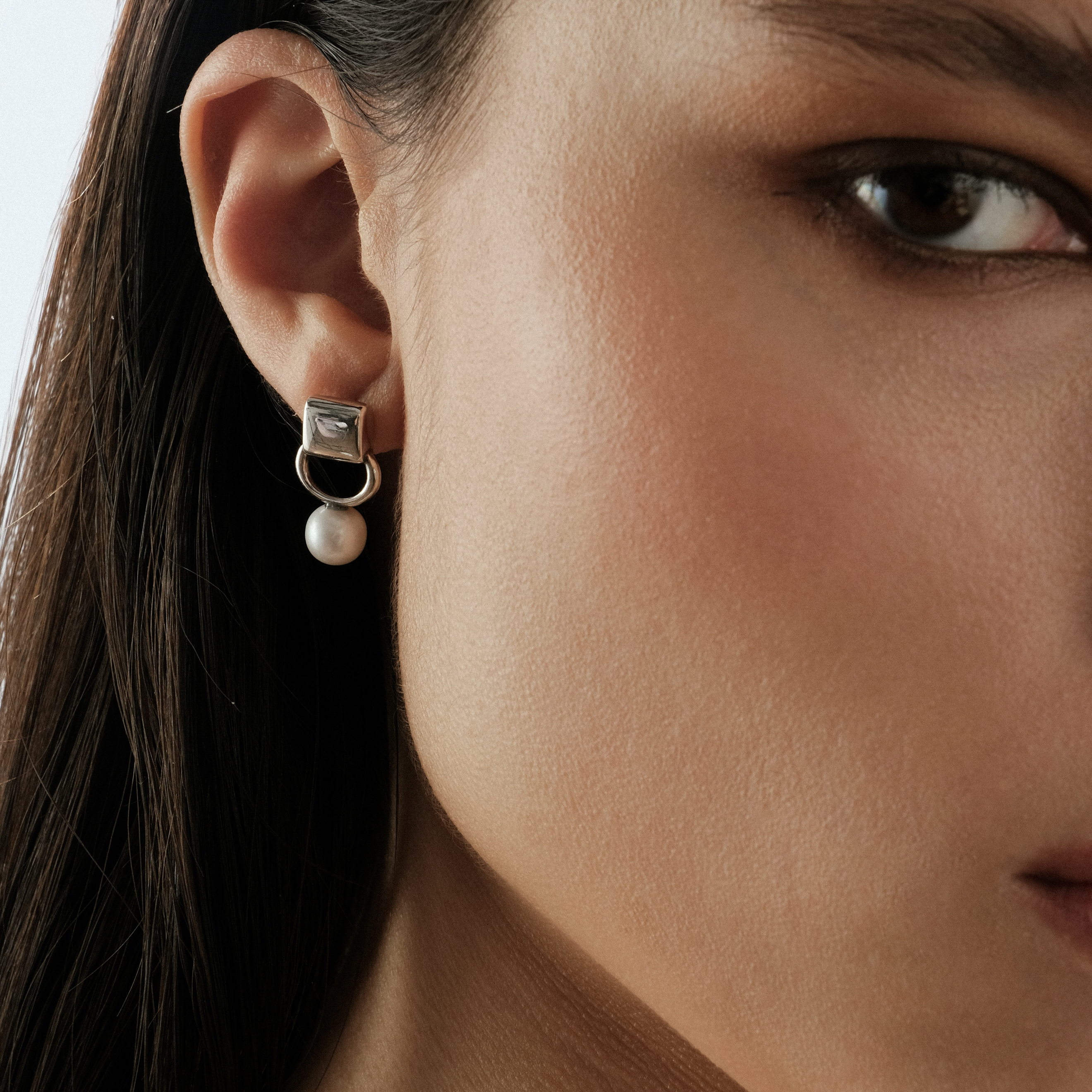Серебристые серьги из латуни Liana