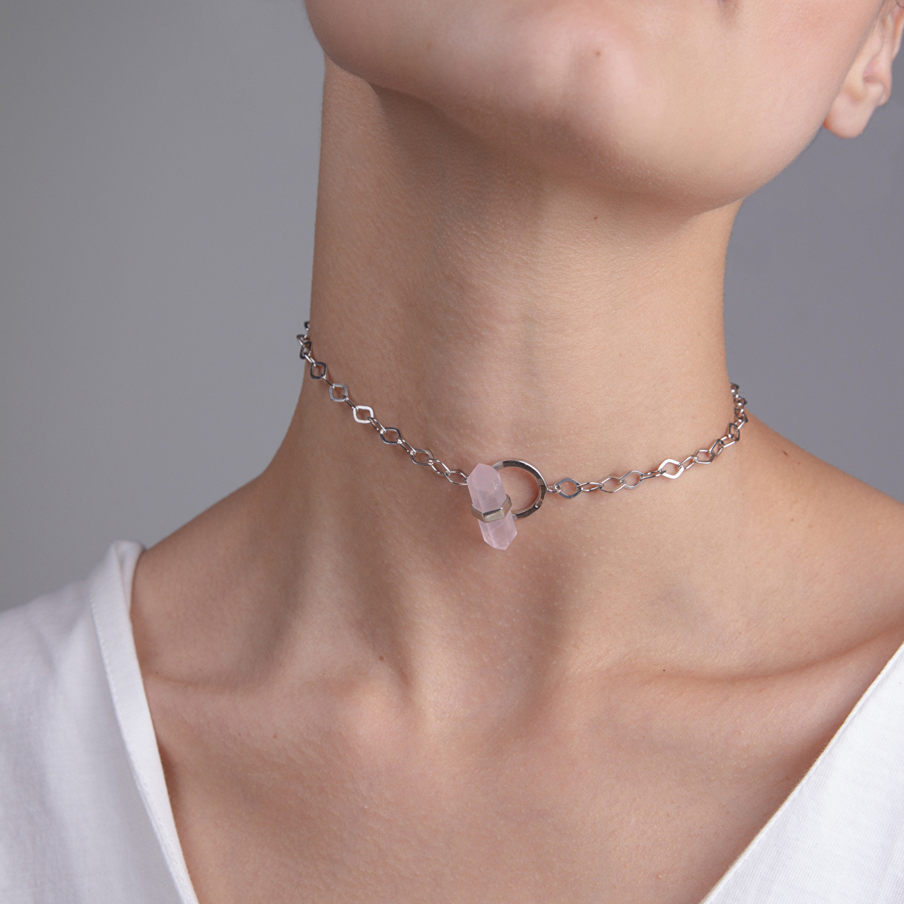 Choker-silver chain with rose quartz