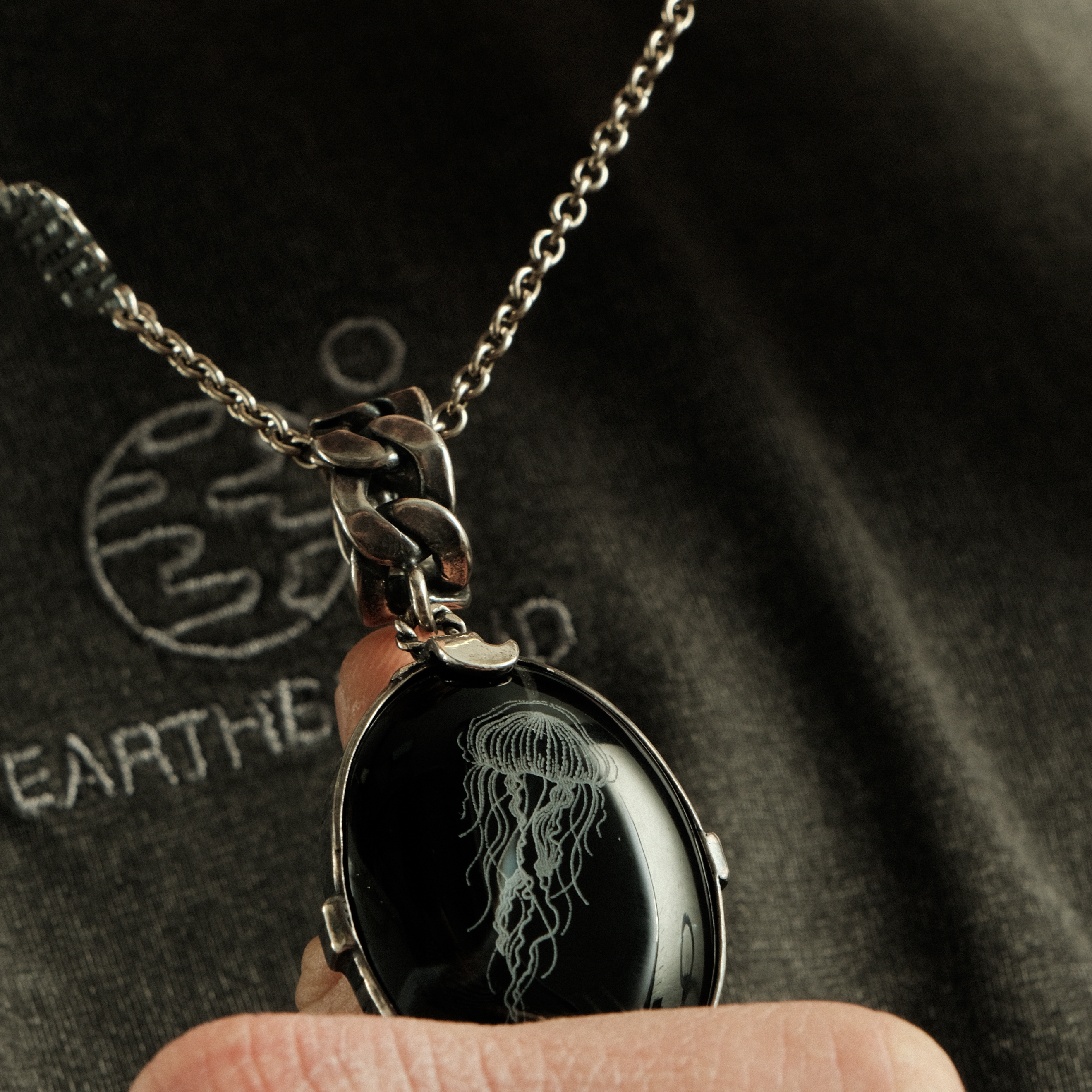 Silver pendant with black onyx