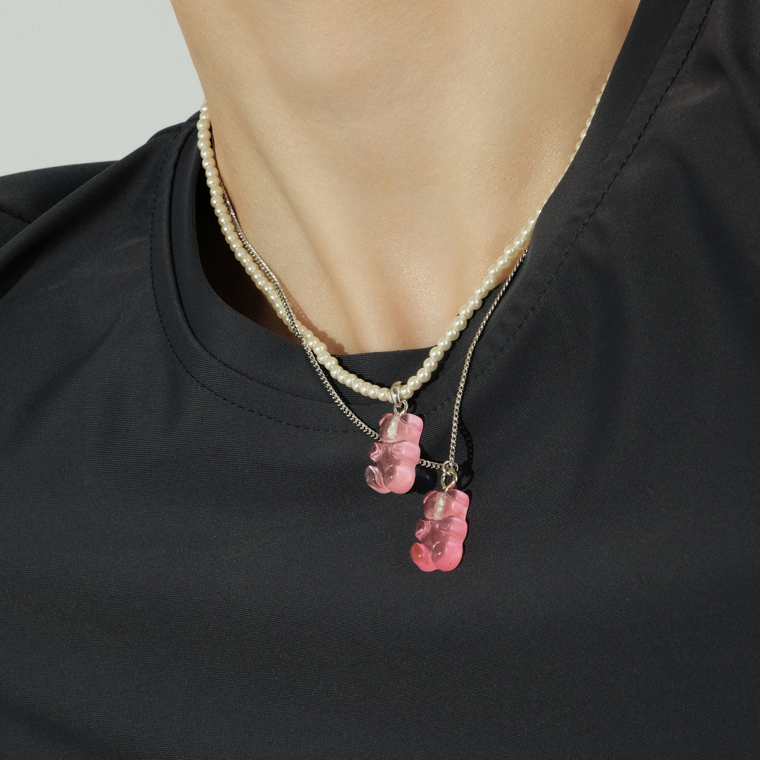 Серебристая цепочка с розовым мишкой