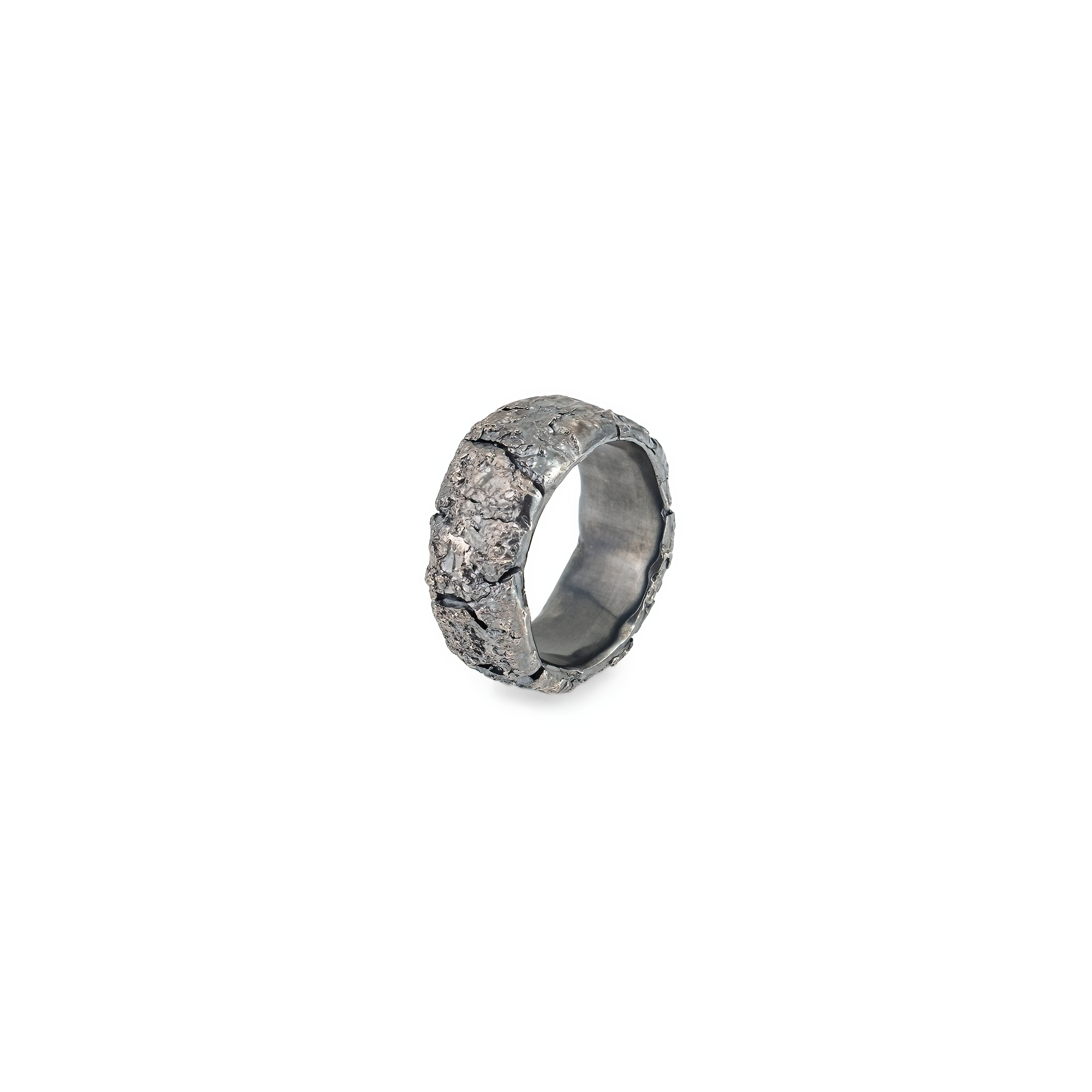 Silver ring with cracks