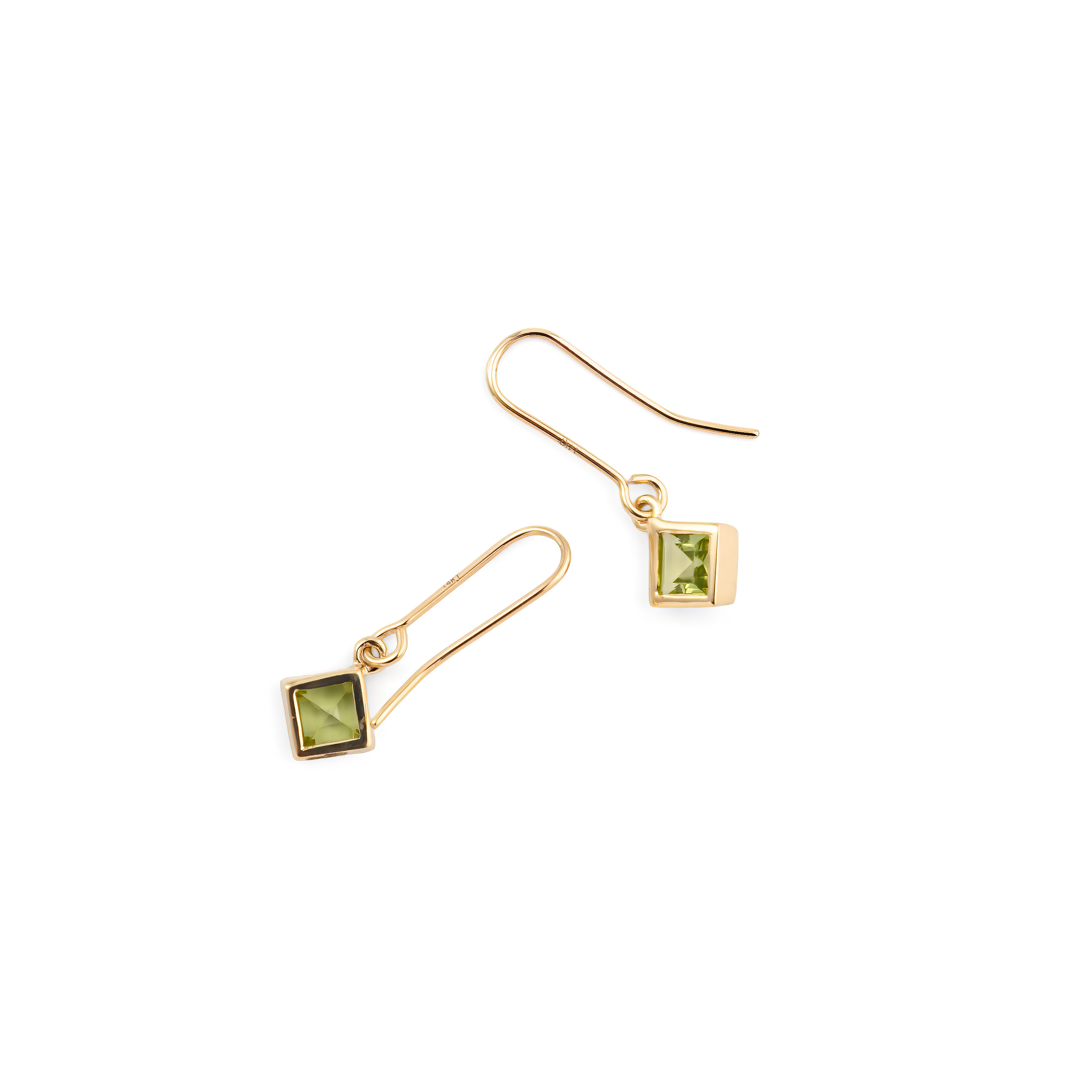 Yellow gold earrings with chrysolite