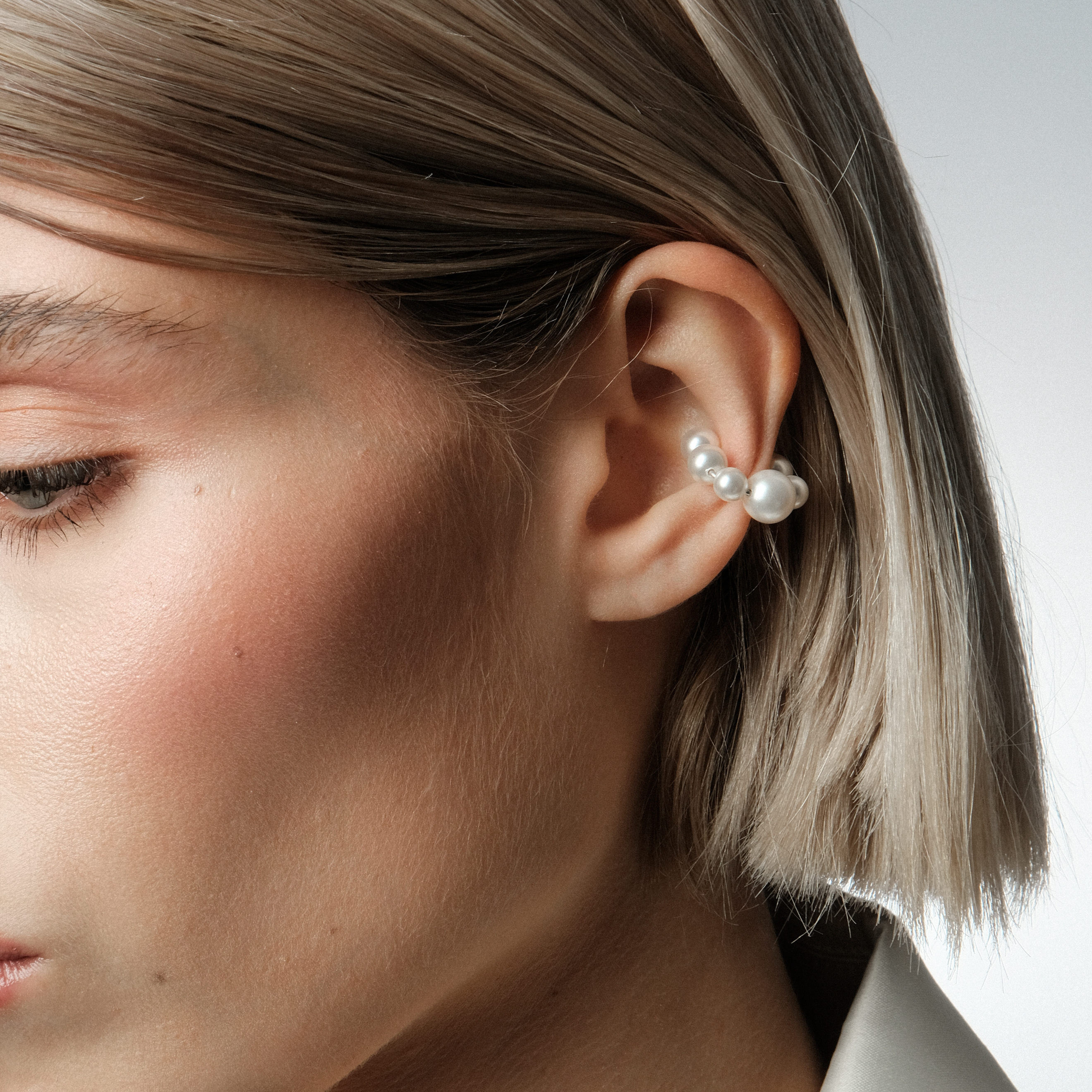 Кафф с хрустальным жемчугом Cuff L