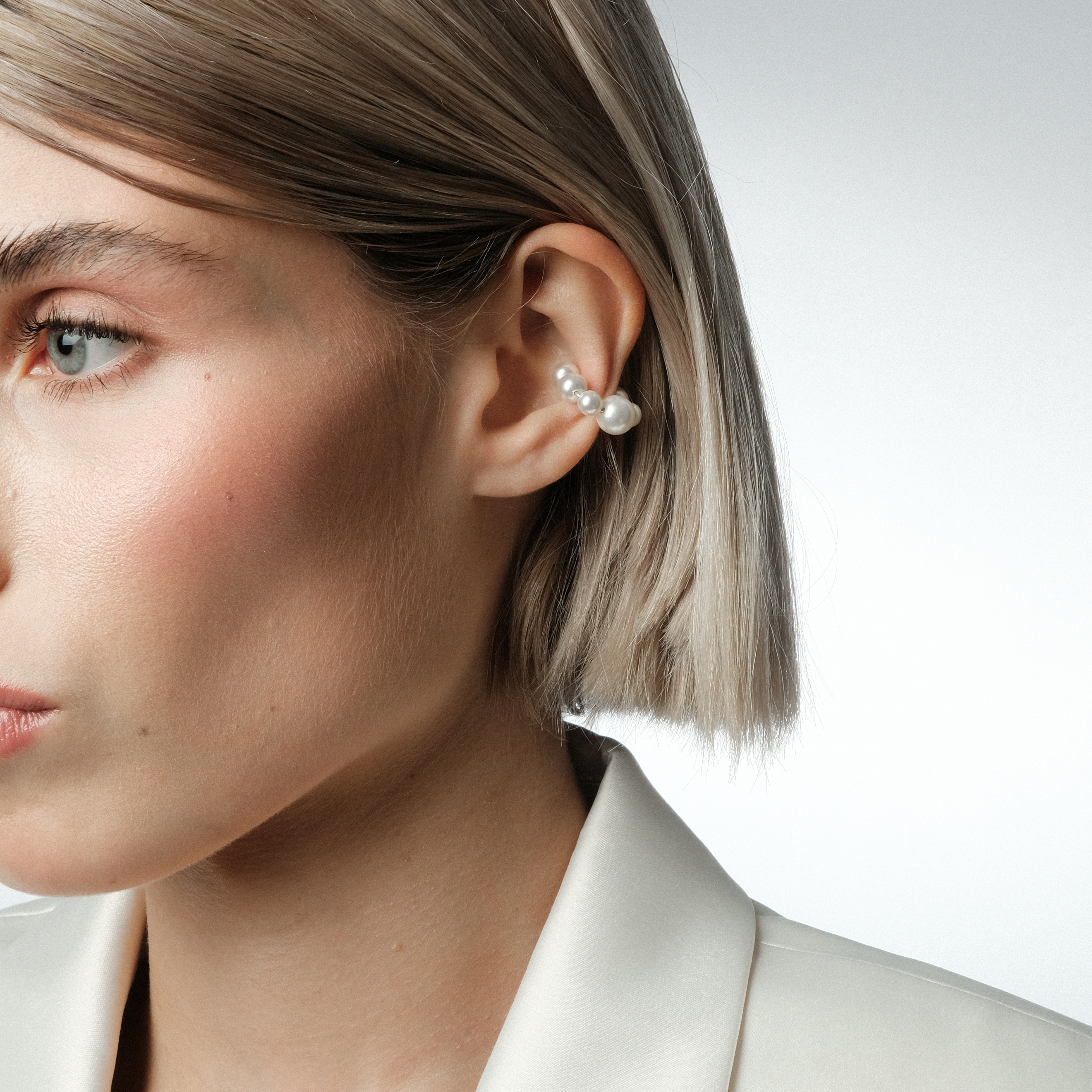 Кафф с хрустальным жемчугом Cuff L