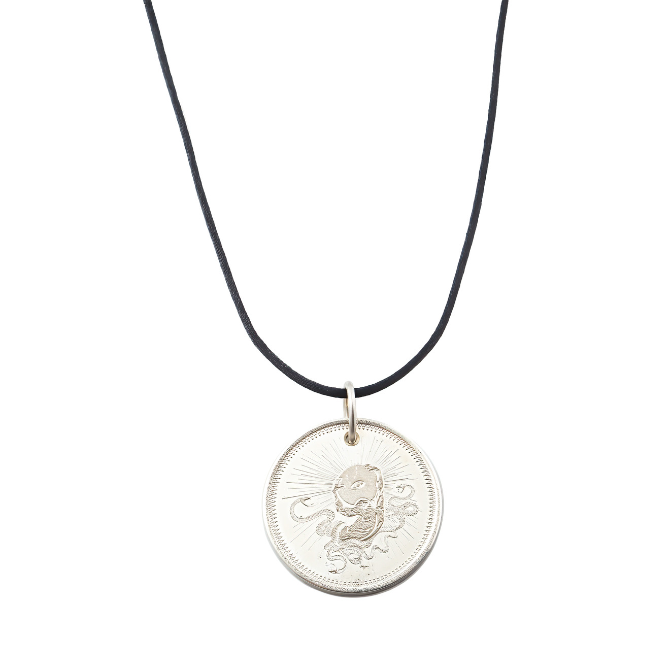 Agnes Waterhouse Подвеска-монета из серебра «Сила» маленькая монета монета на удачу
