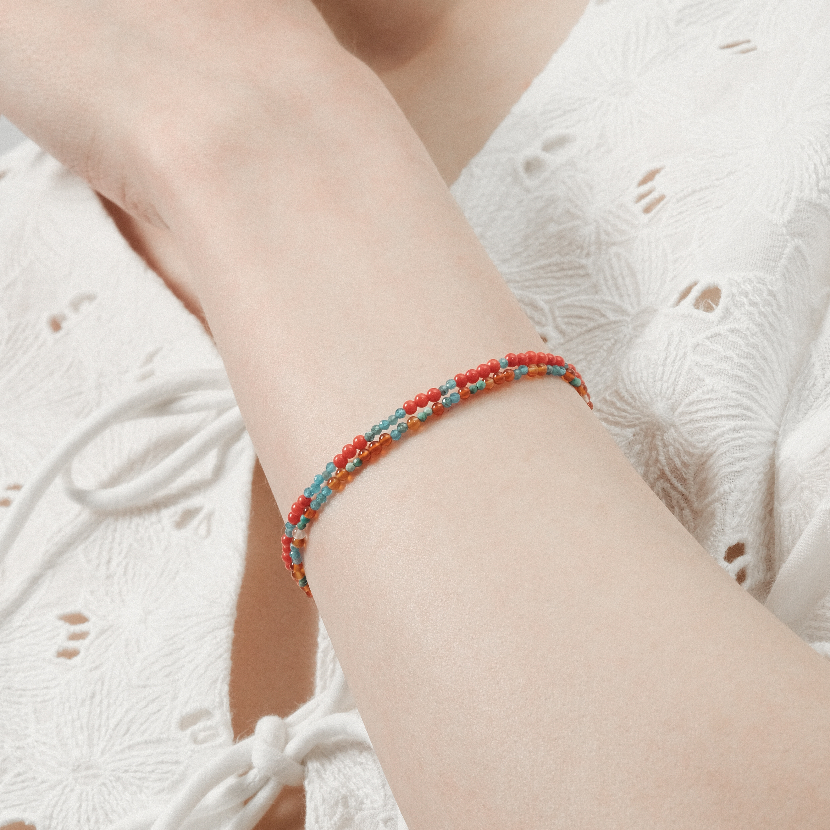 Браслет из сердолика,бирюзы, апатита и серебра