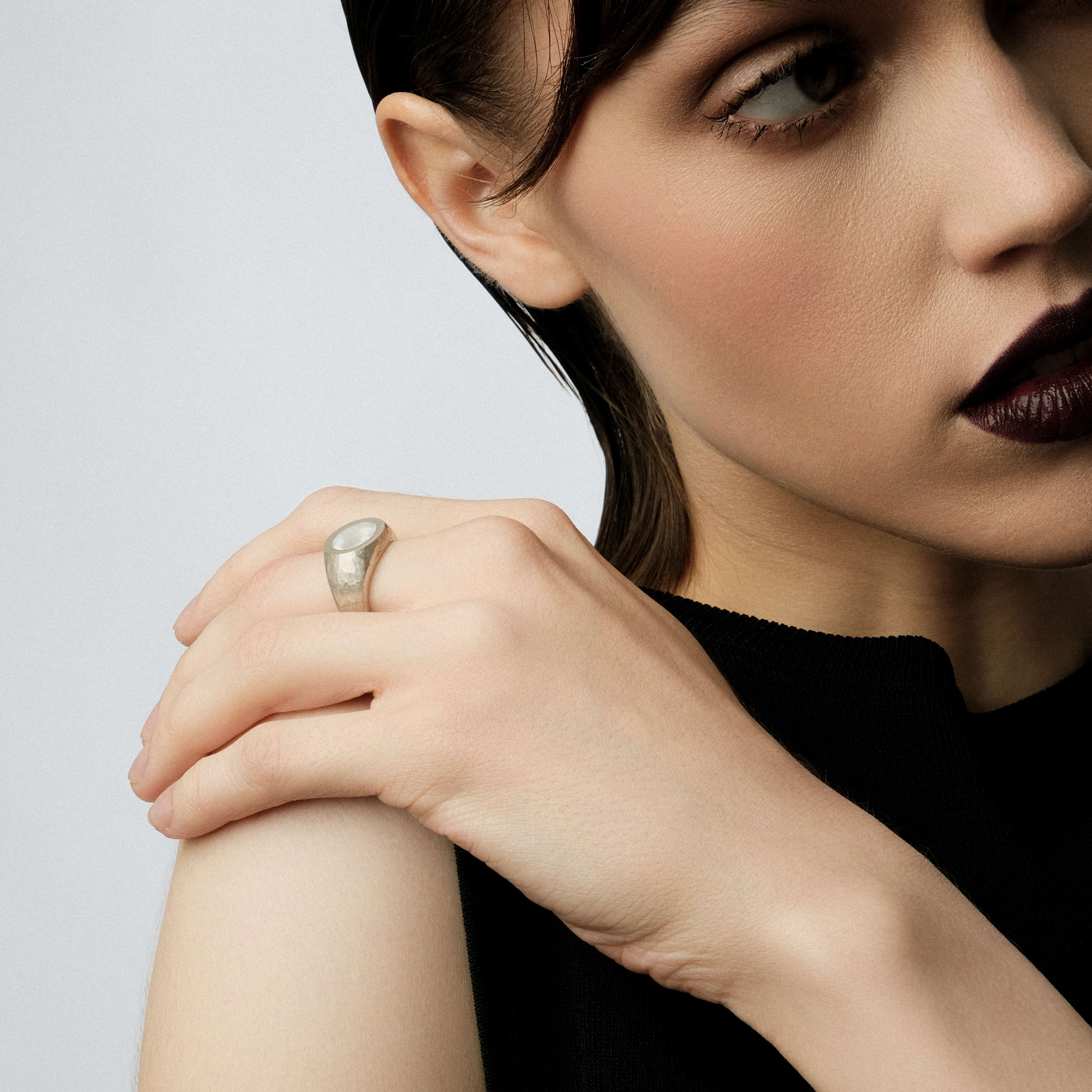 Кольцо BASIC NACRE RING