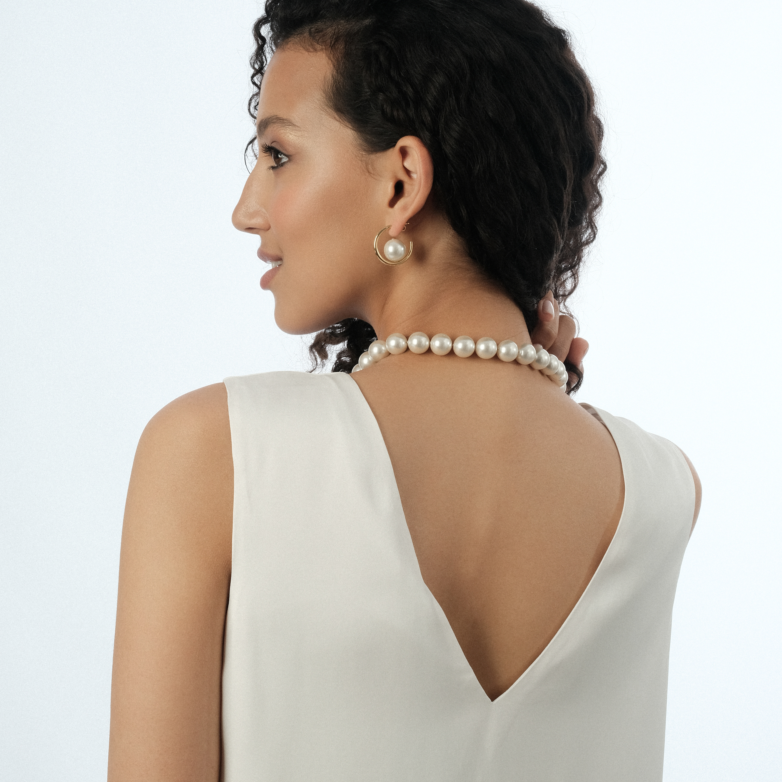 Lily white necklace with a logo double pedant