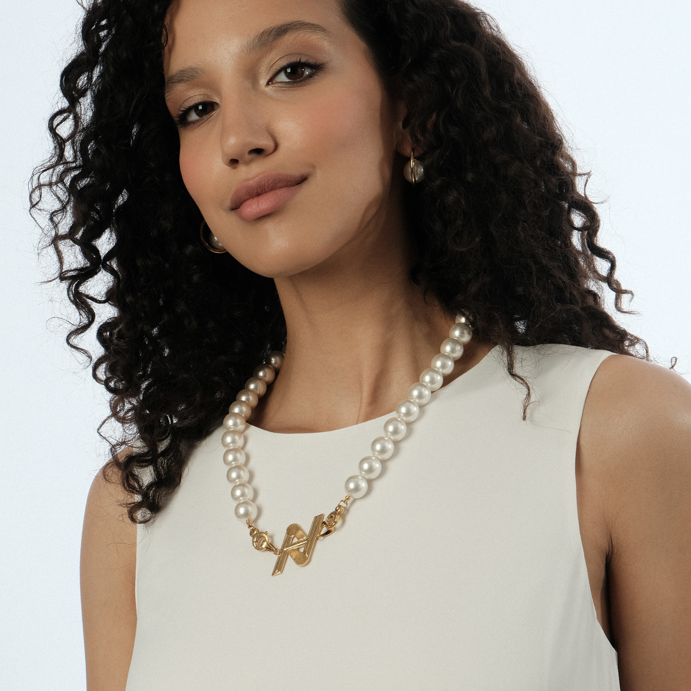 Lily white necklace with a logo double pedant