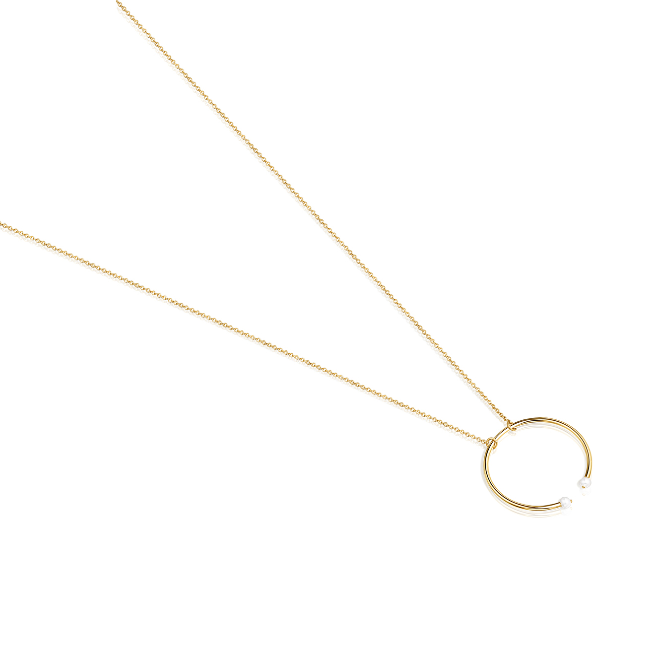 Round Batala pendant with pearls on a silver chain with vermeil coating