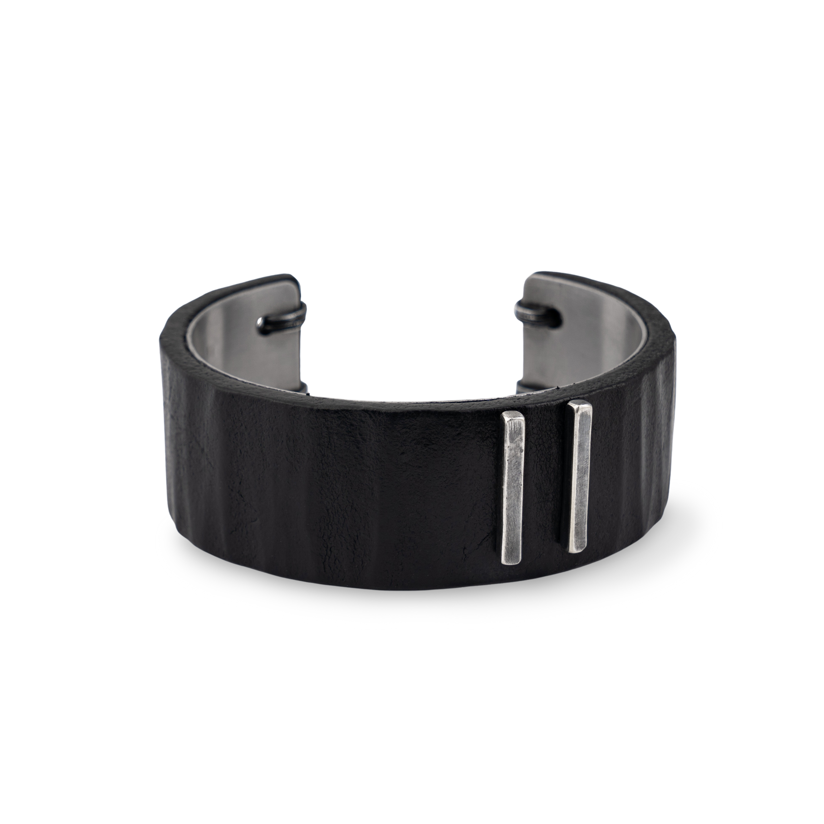 Stainless steel bracelet with custard leather outside