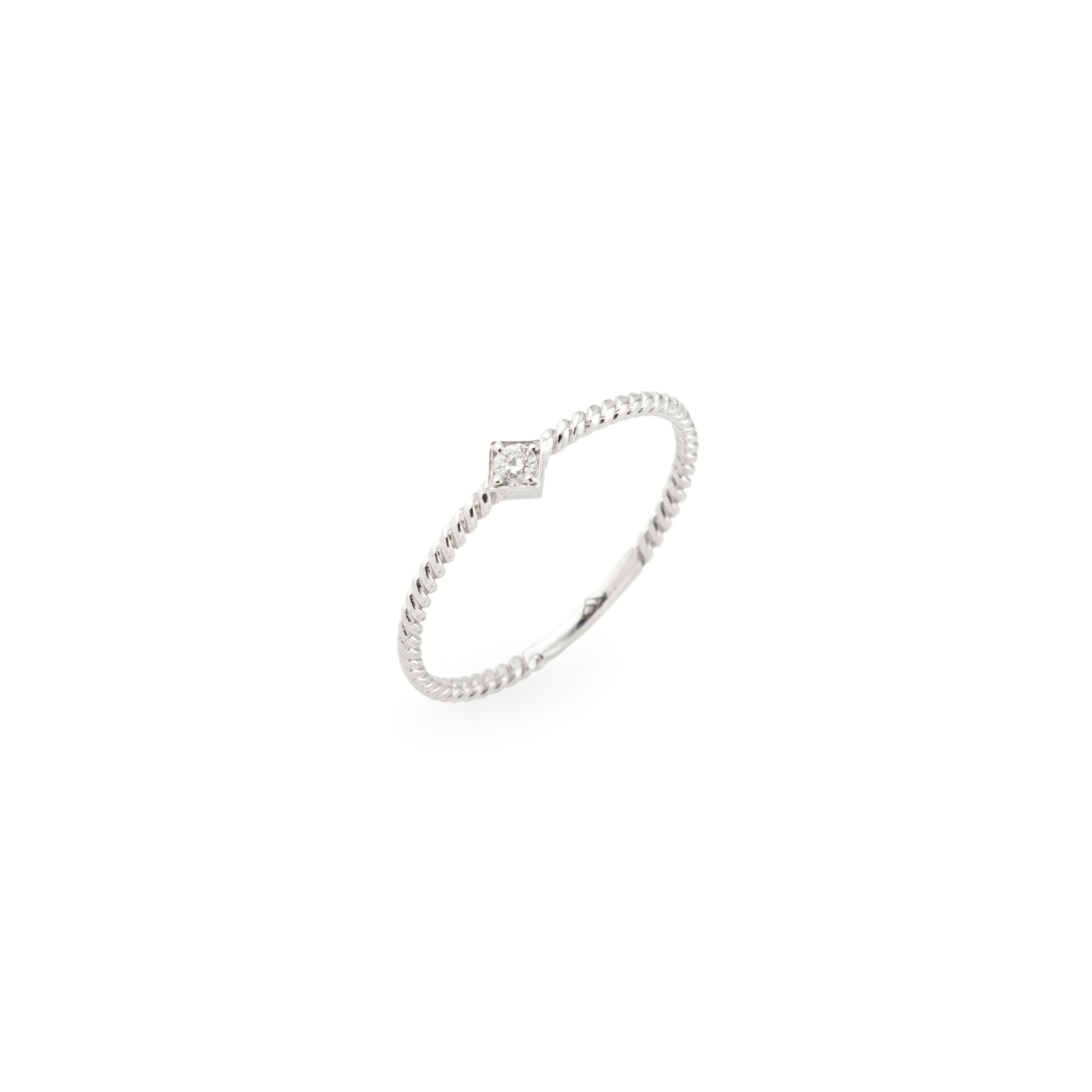 Braided Diamond ring made of gold