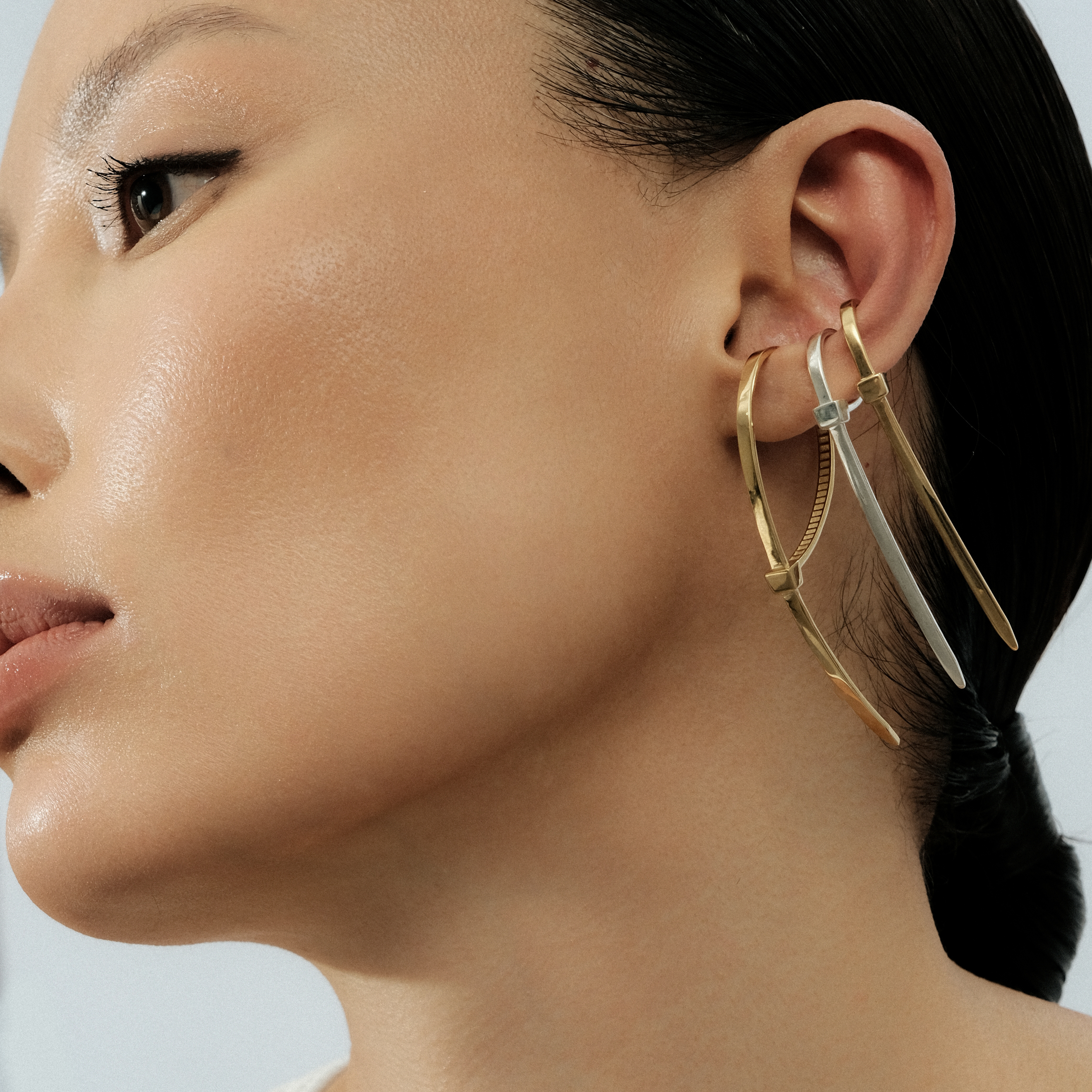 Gold-plated cuff-puff made of silver