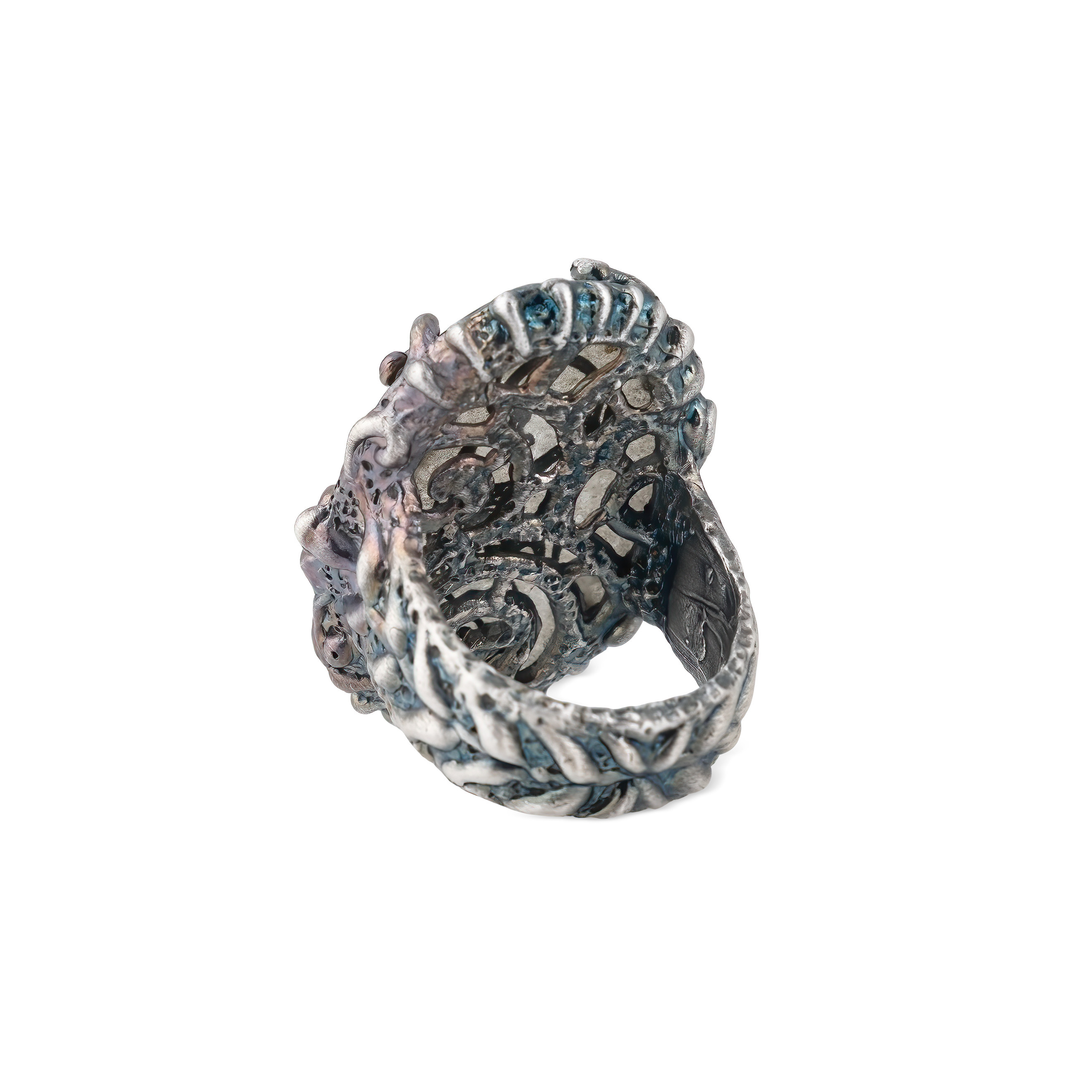 A large dragon ring