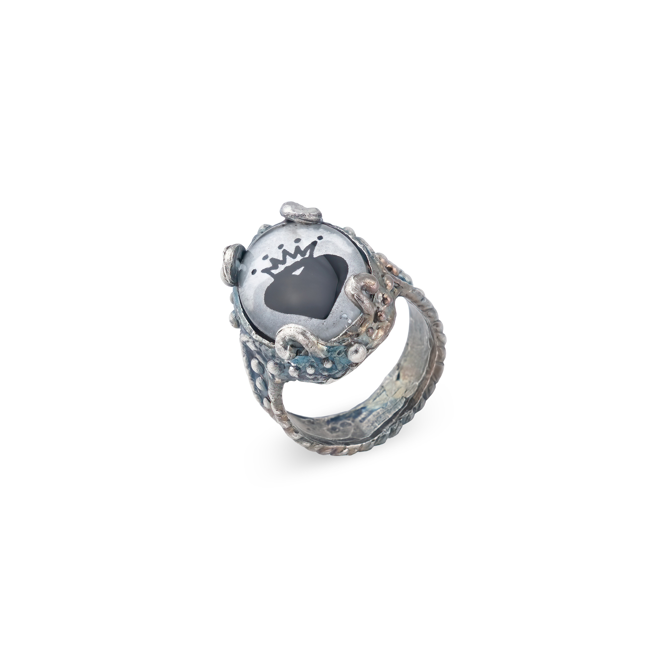 A small Heart ring with a crown
