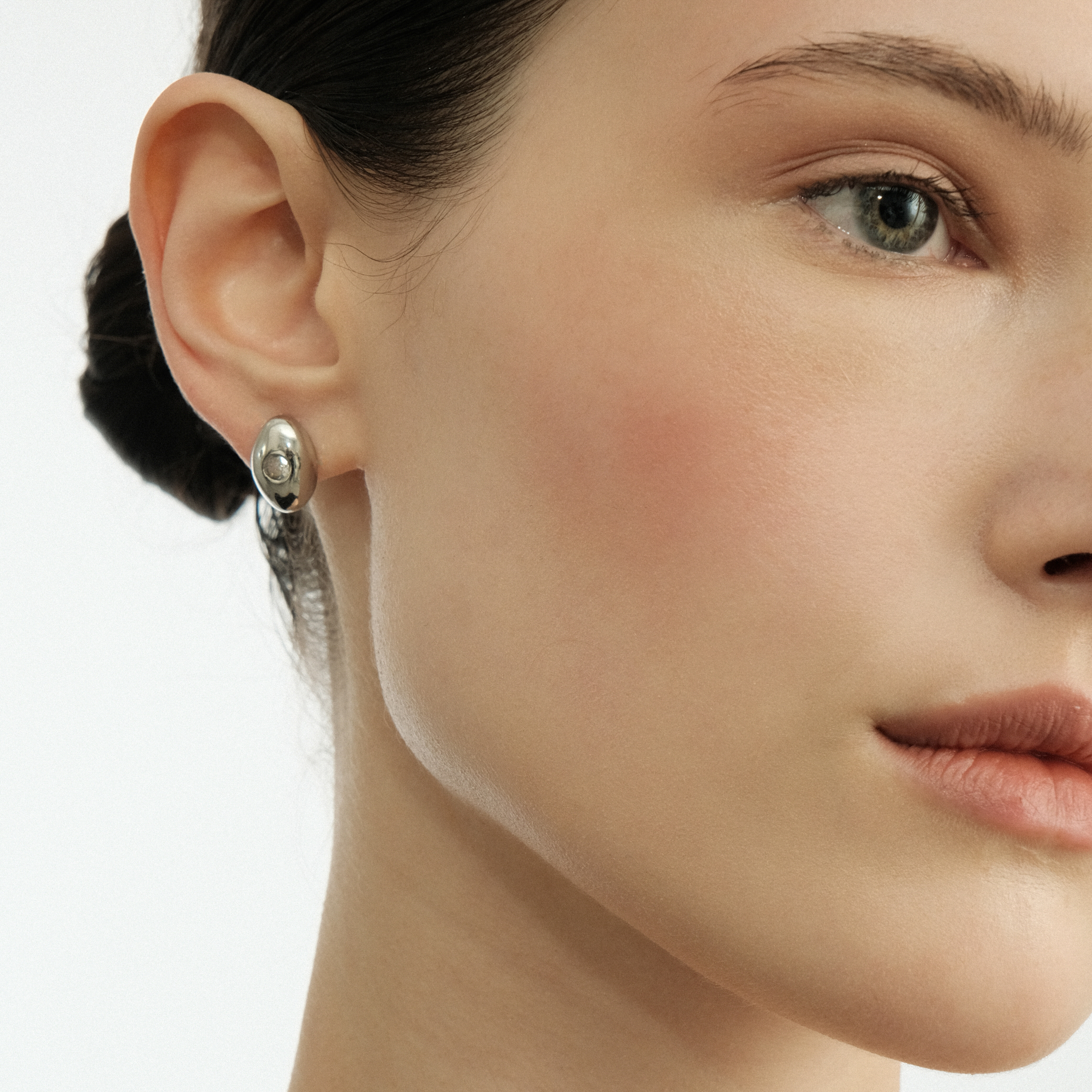 Eye sockets with crystal