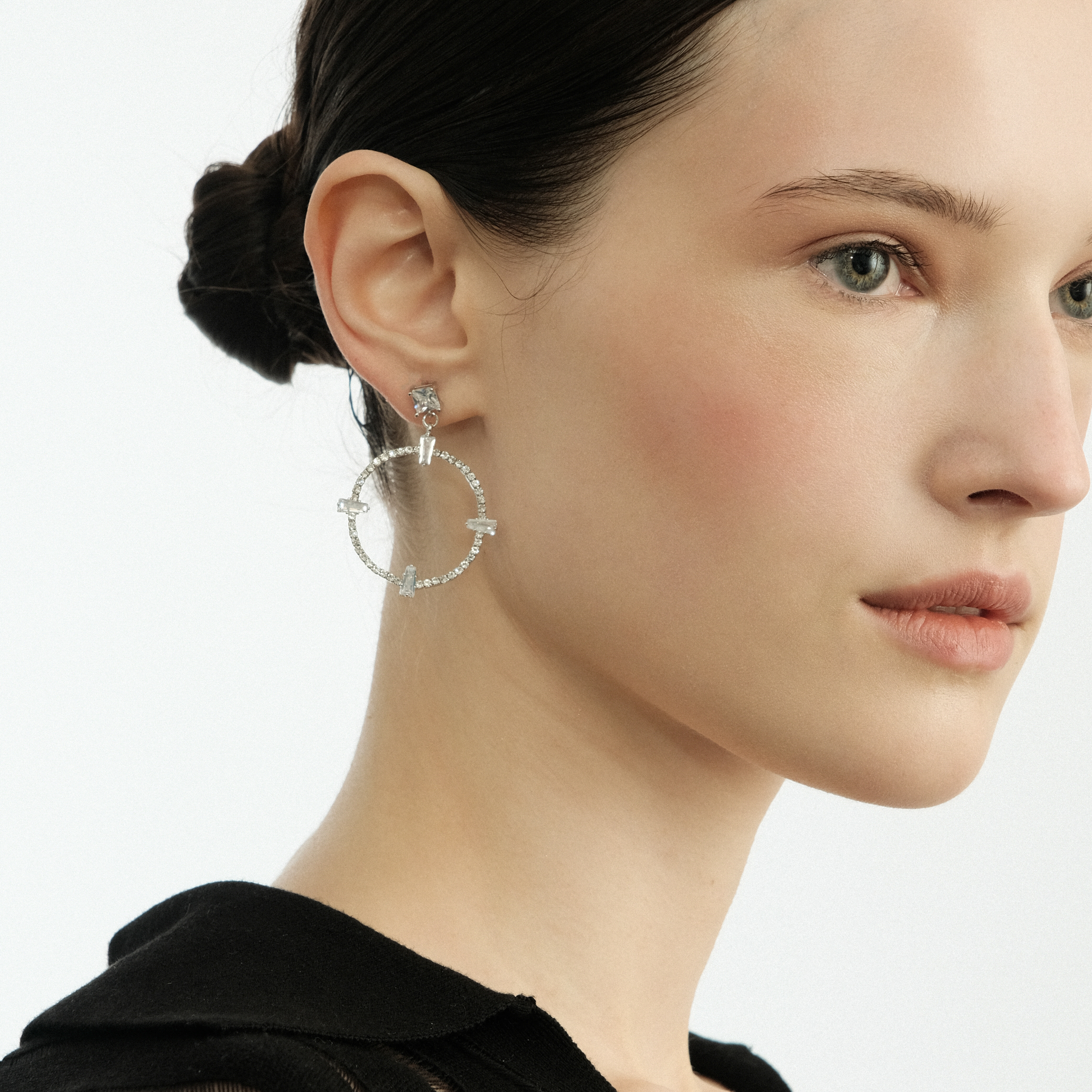 Silver earrings with 4 rectangular crystals