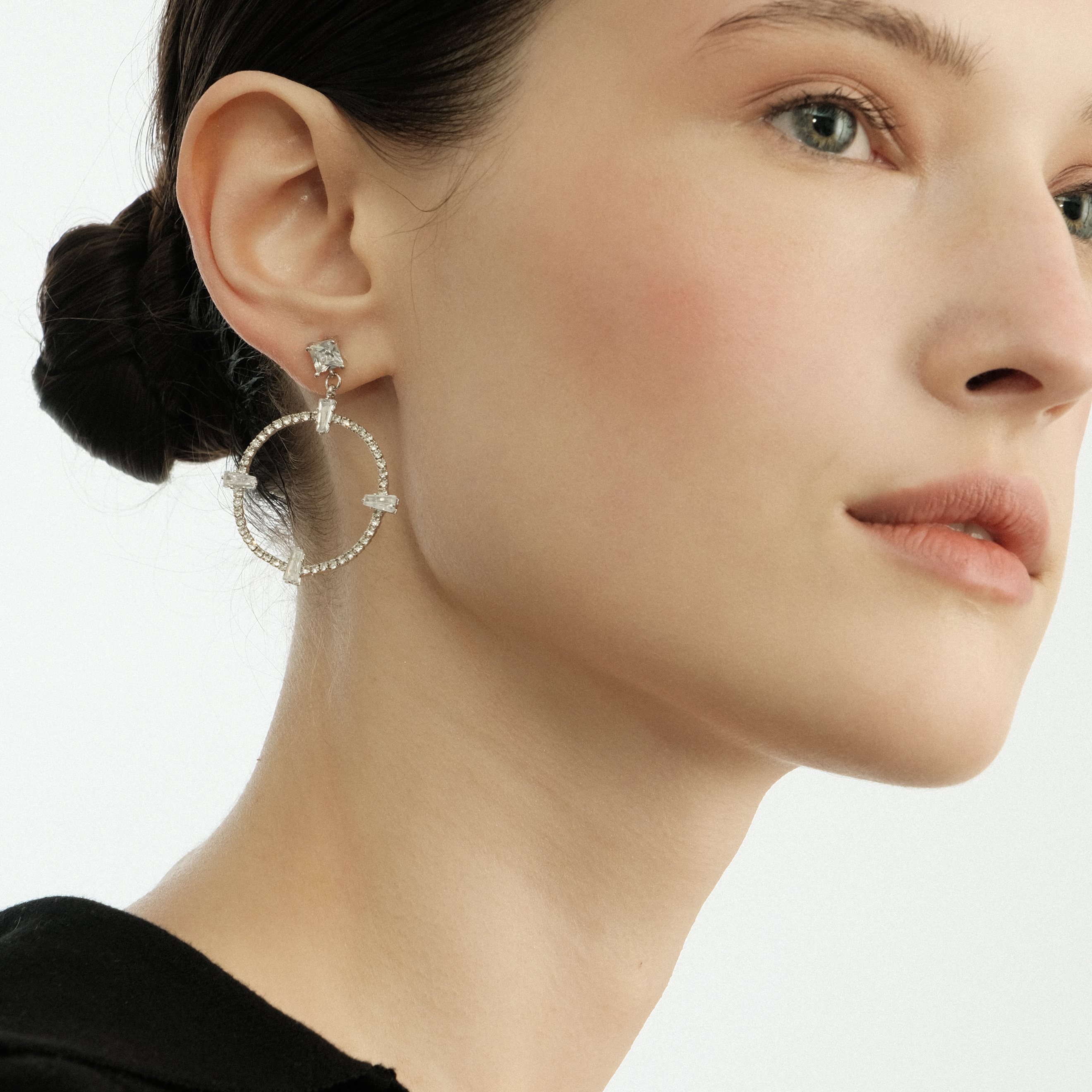 Silver earrings with 4 rectangular crystals