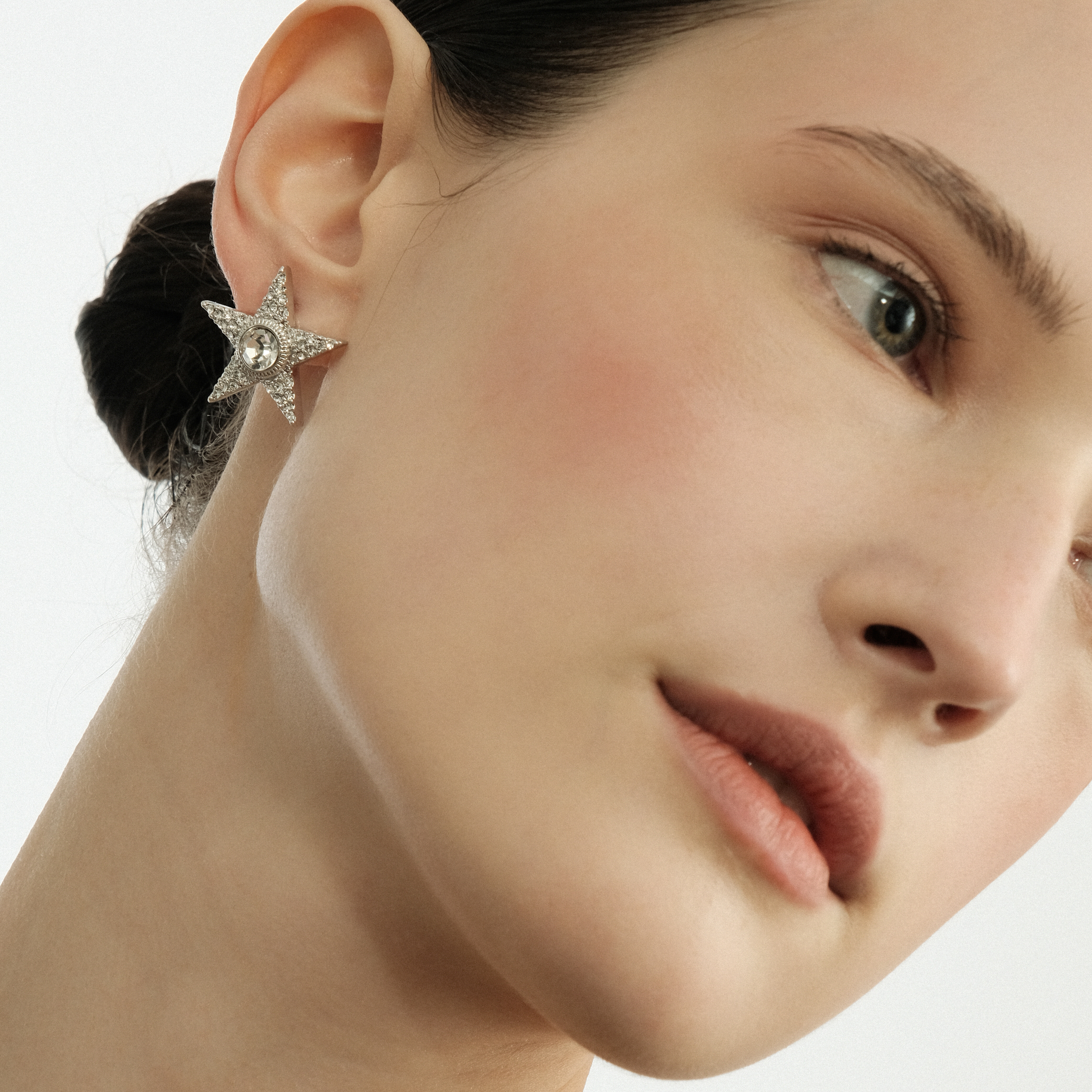 Silvery stars with crystals