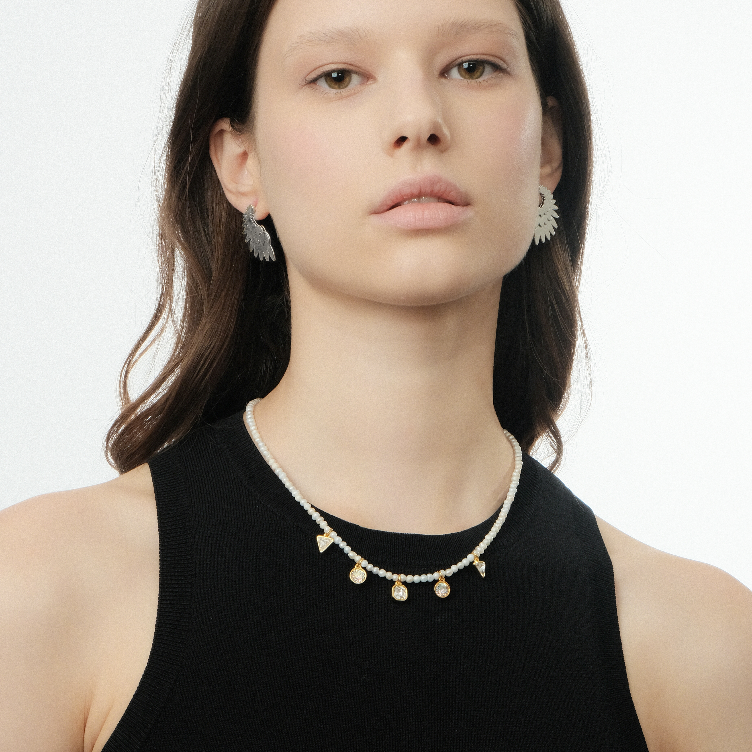 Gold-tone pearl necklace with crystal pendants