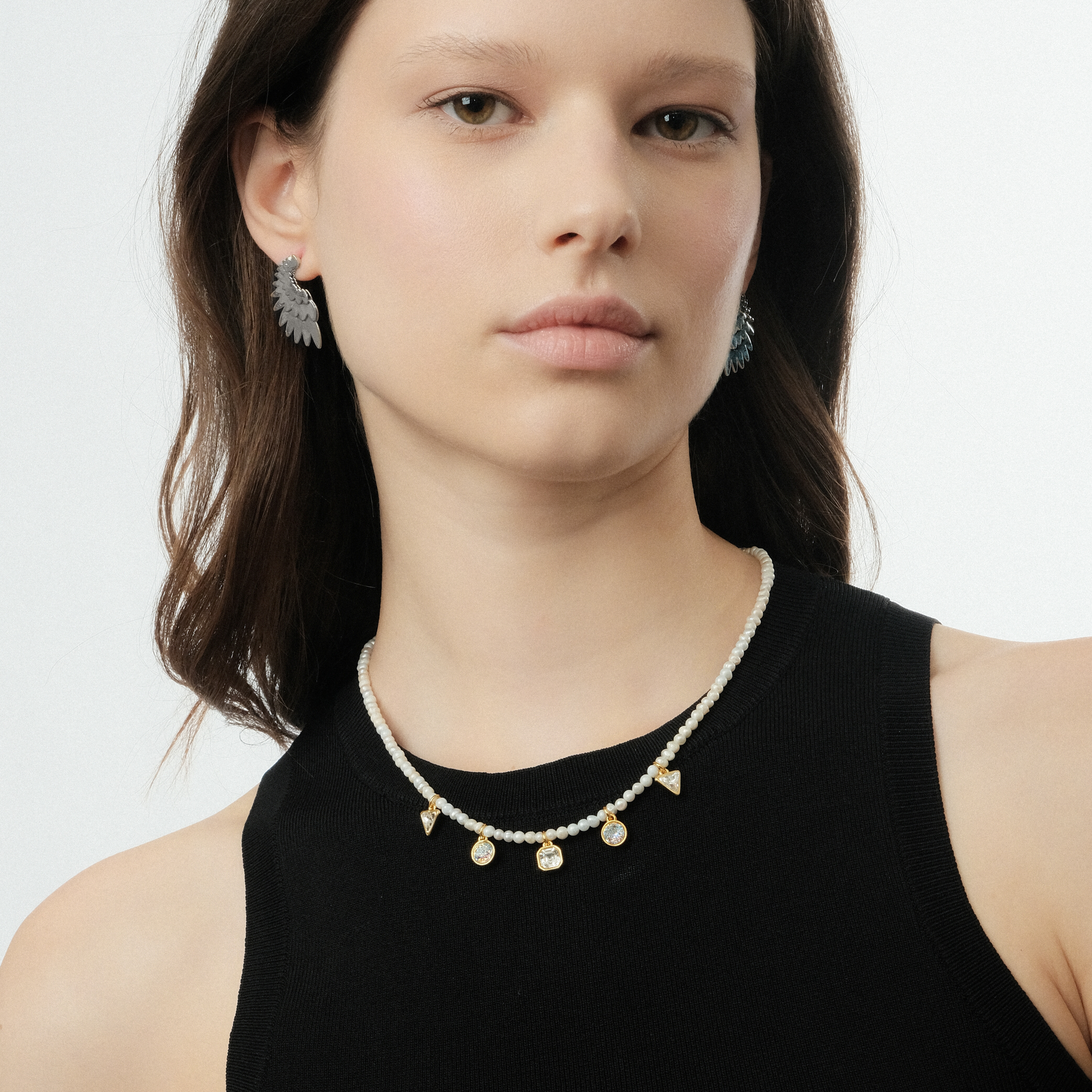 Gold-tone pearl necklace with crystal pendants