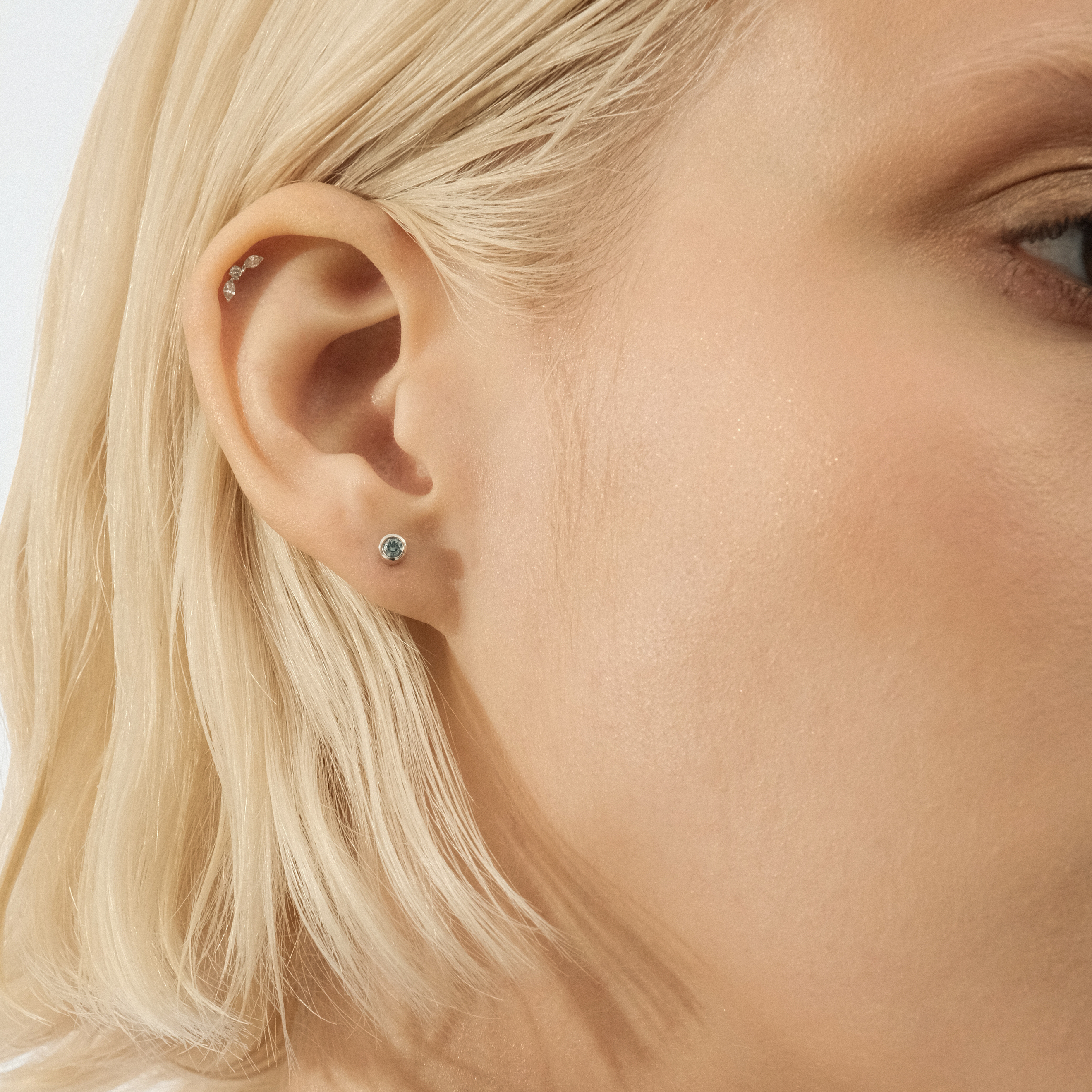Piercing-helix Petal made of gold