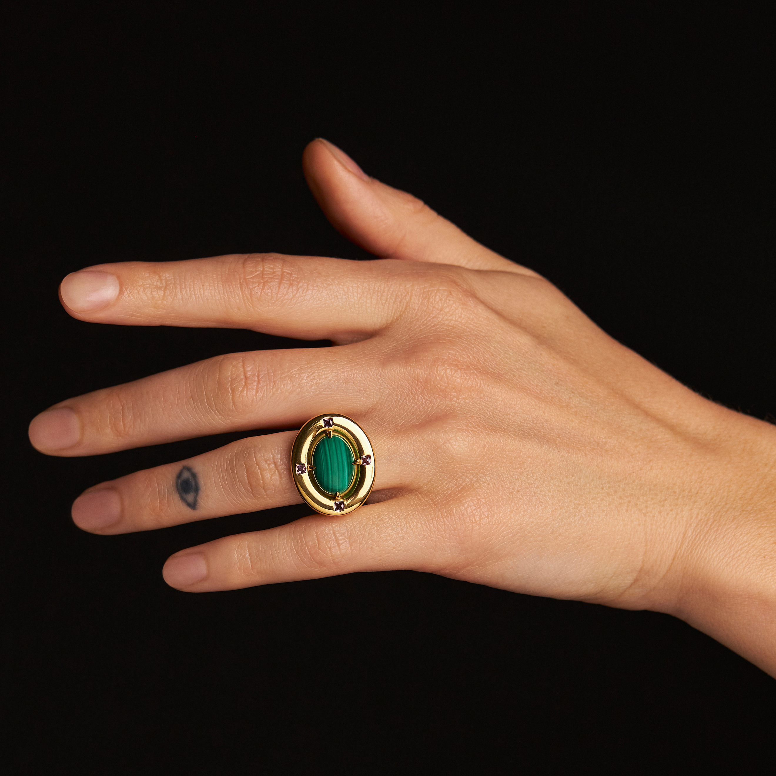 Oval Ring With Malachite And Amethysts