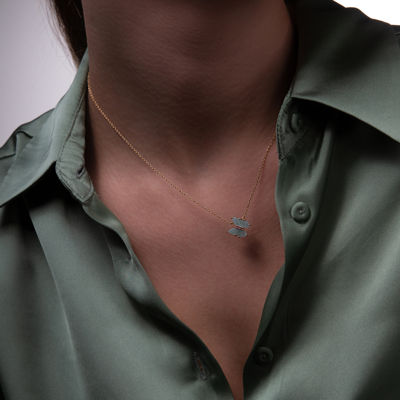 Necklace with Vita butterfly pendant made of gold with amazonite and ruby