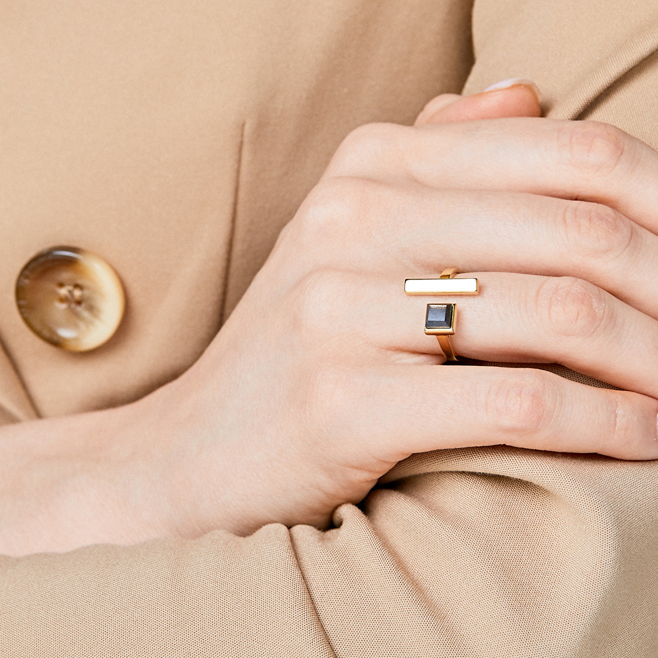 Gold-plated open Roma ring with smoky heliolite