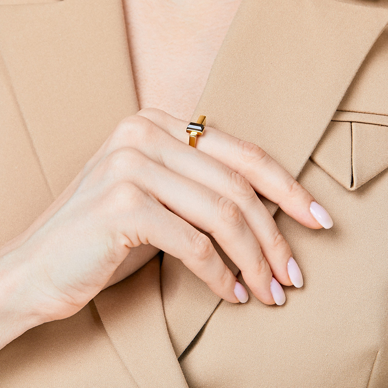 Gold-plated Roma ring with smoky heliolite