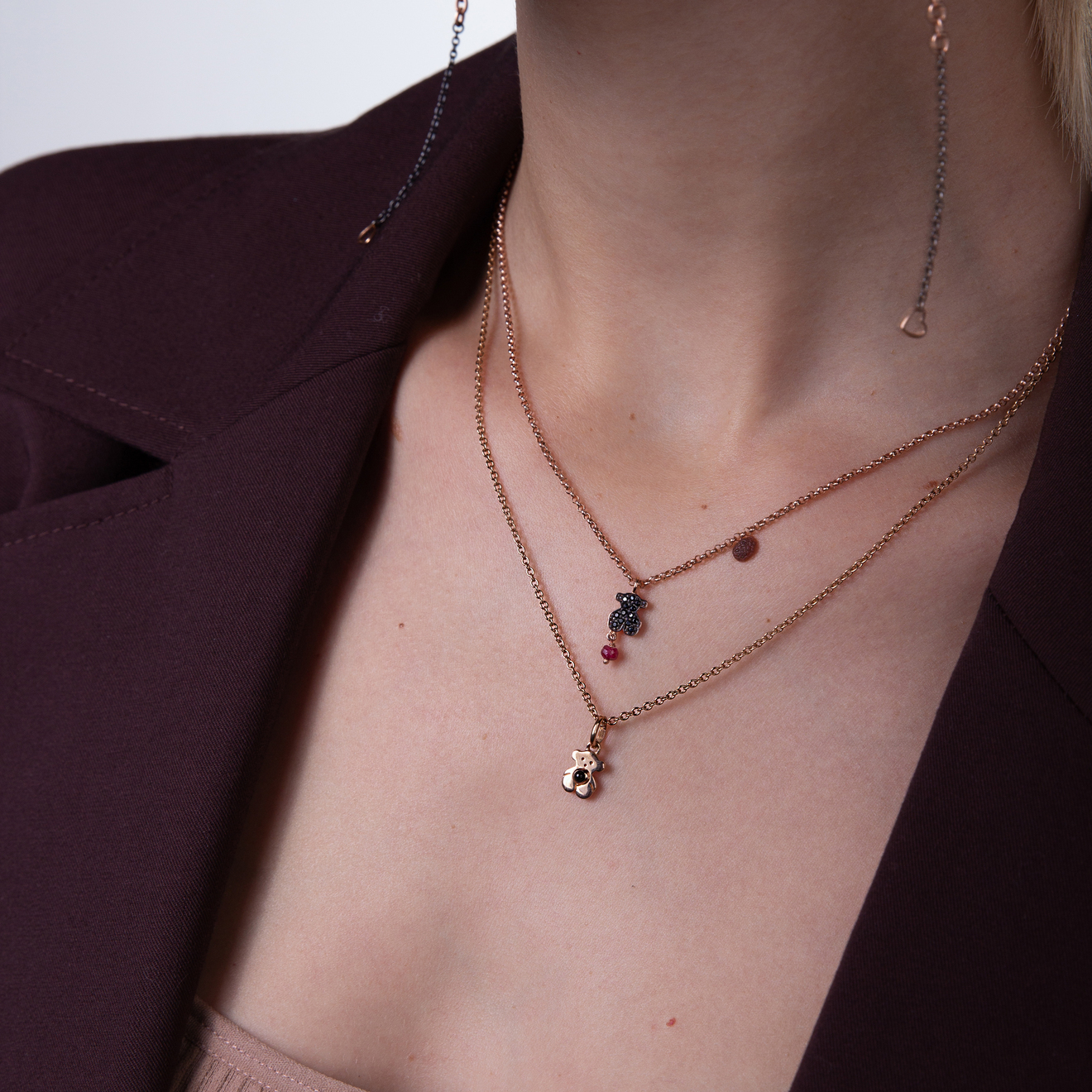 Motif pendant with ruby and spinel on a vermeil-coated silver chain