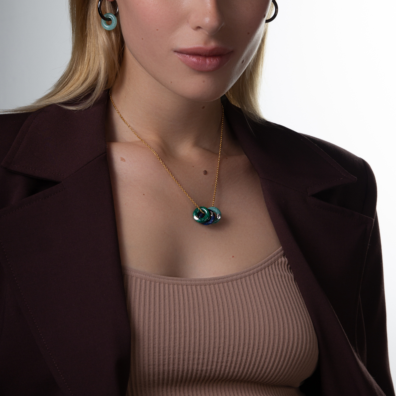 Колье Hold Gems из серебра с покрытием вермей со съемными подвесками из малахита, амазонита и лазурита