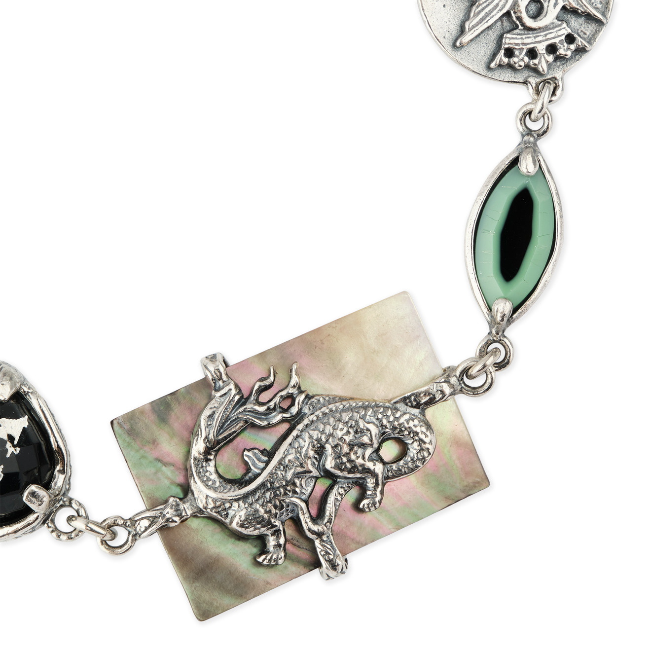 цена Gem Kingdom Браслет-цепь из серебра с подвесками и драконом на камне