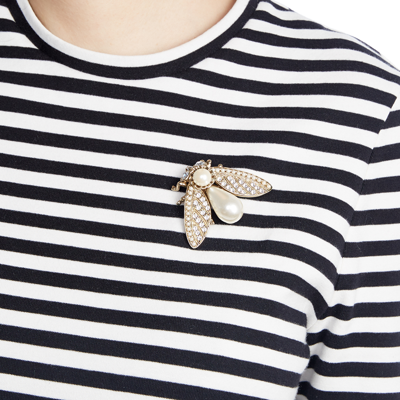 Fly brooch with mother-of-pearl crystals