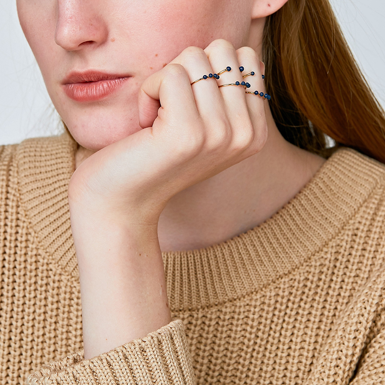 Set of "Casablanca" rings with dark blue beads