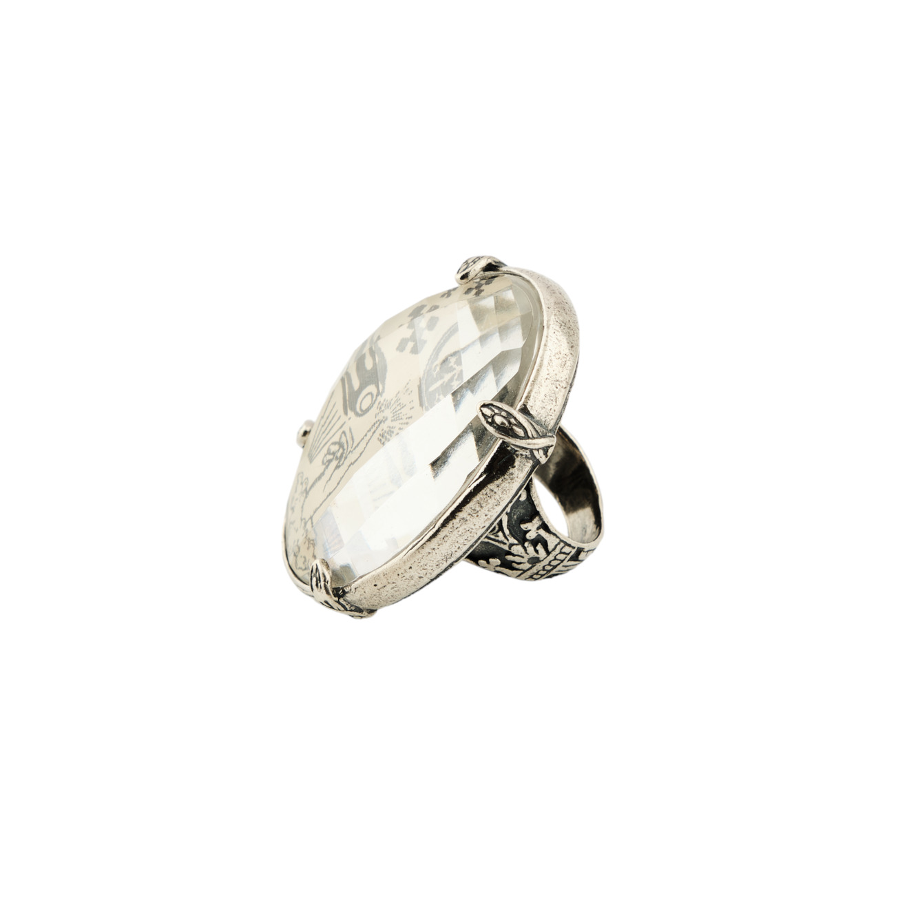 gem kingdom женское серебряное кольцо amor Gem Kingdom Бежевое объемное кольцо с изображениями