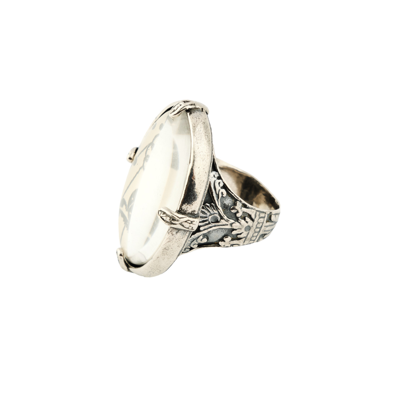 Gem Kingdom Белое кольцо с изображением зверя на цепи
