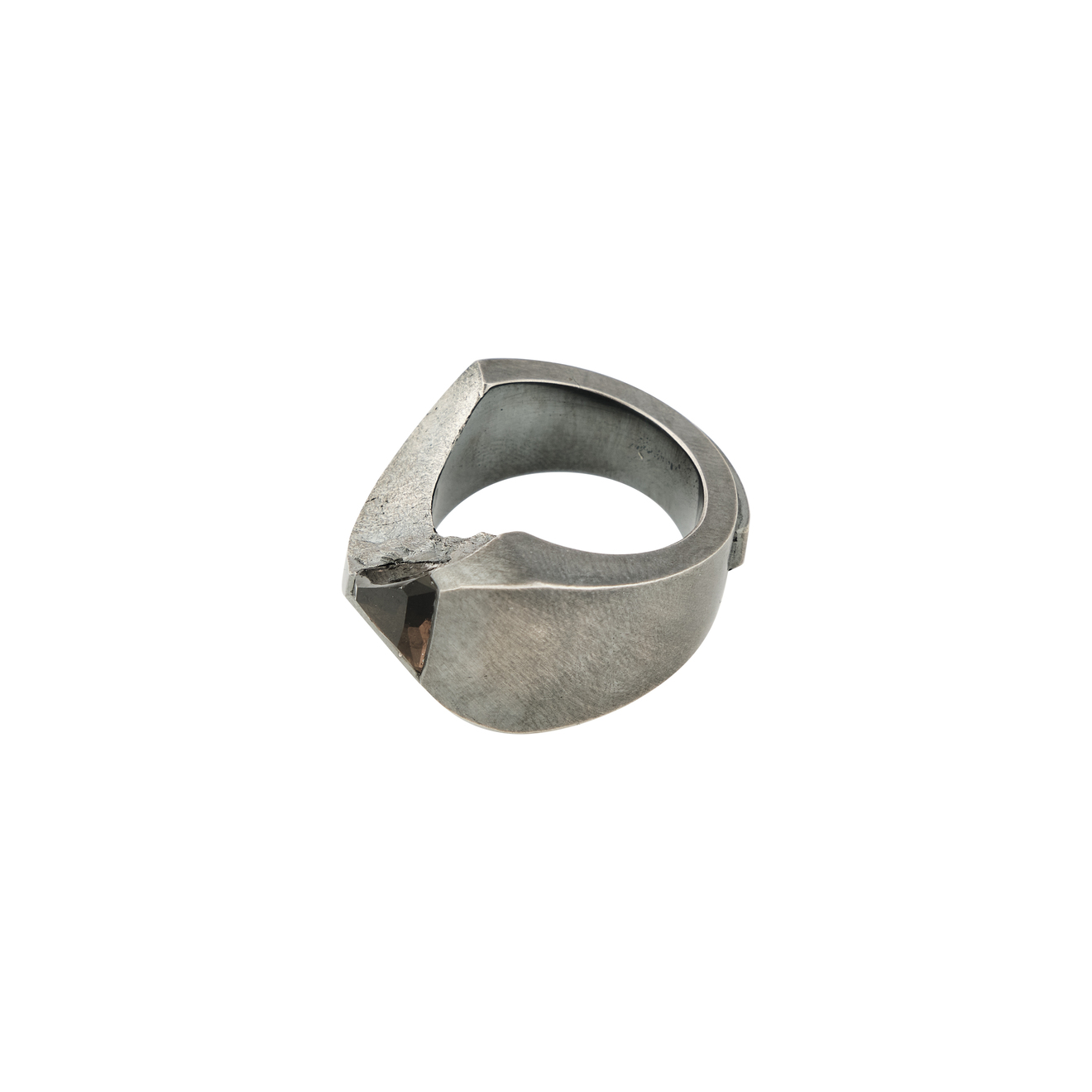 OSSA Кольцо черненое с раухтопазом серебряное кольцо с натуральным раухтопазом коллекция дуэт покрытие желтое золото размер 22 5