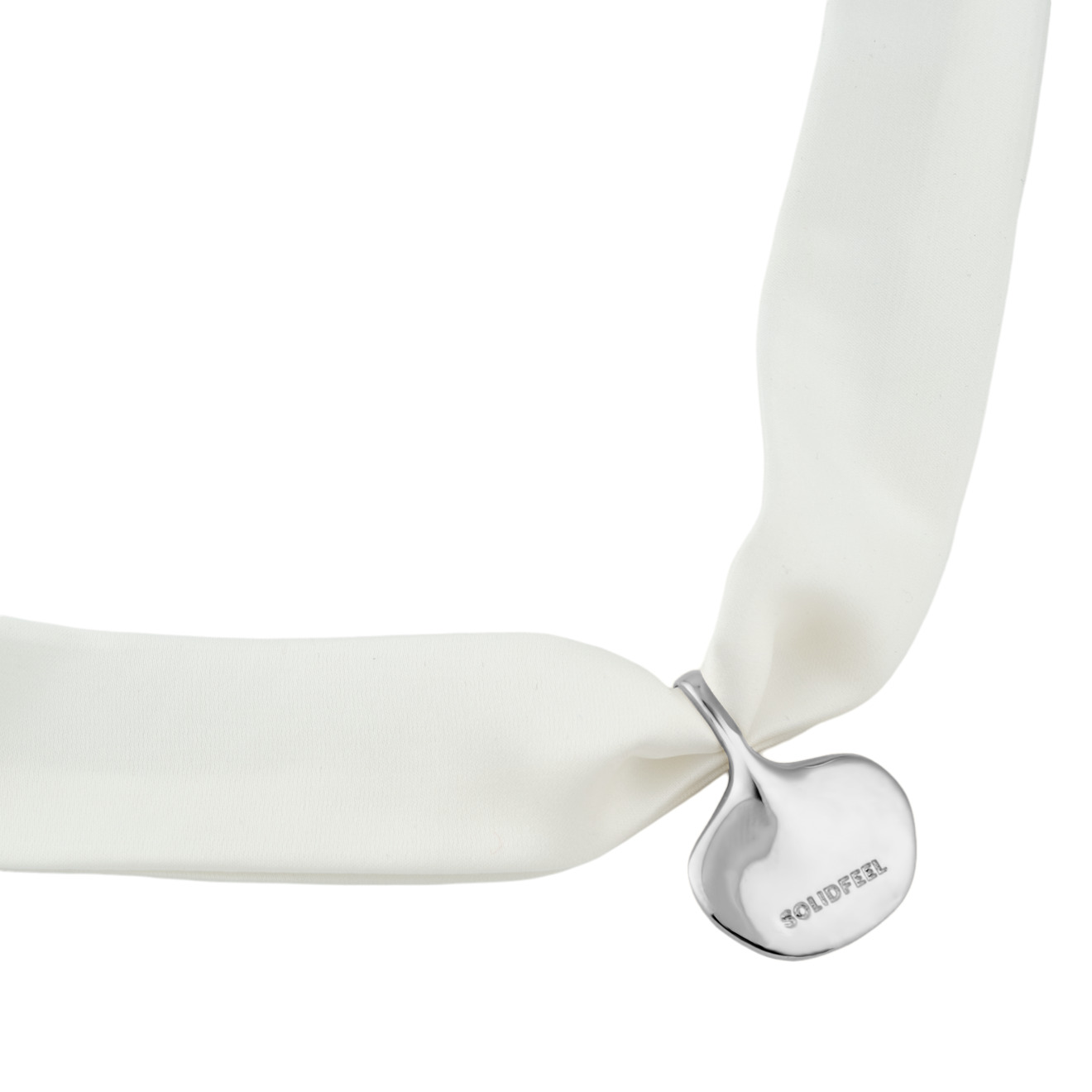 Solidfeel Колье на широкой ленте с подвеской с серебряным покрытием object 0.9 silver lalique колье с круглой подвеской с серебряным покрытием