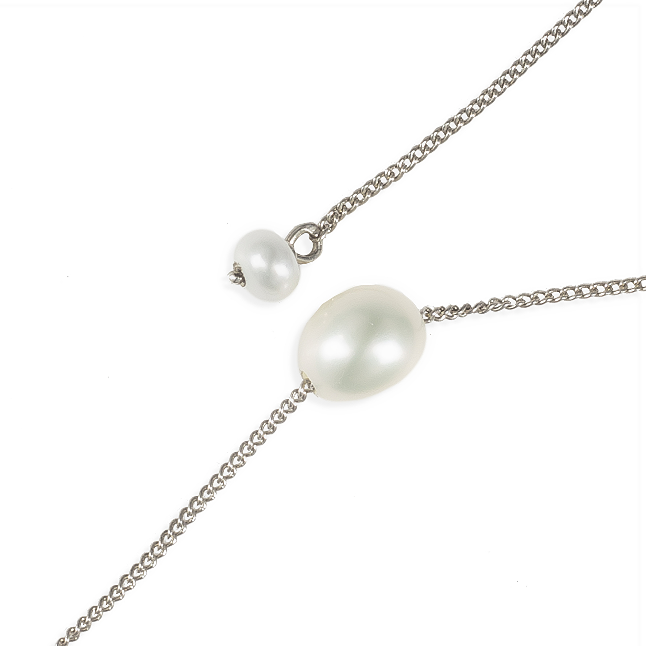 Silver necklace with pearl pendant