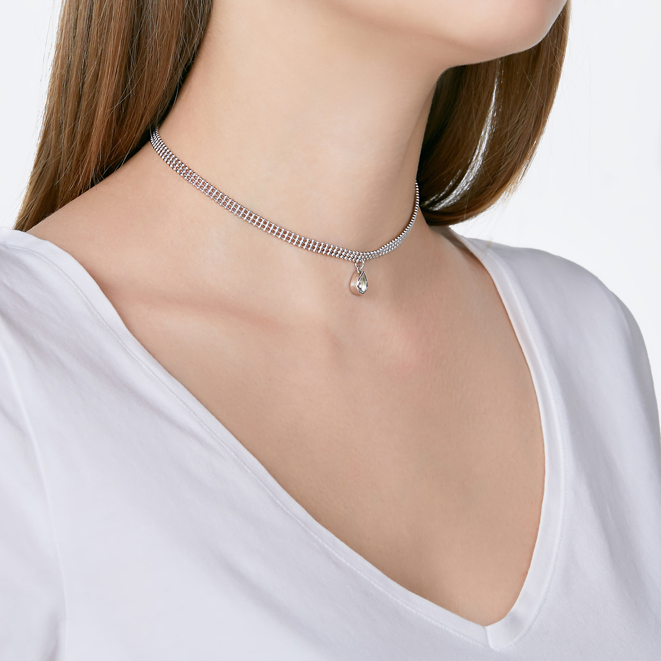 Choker with horn crystal