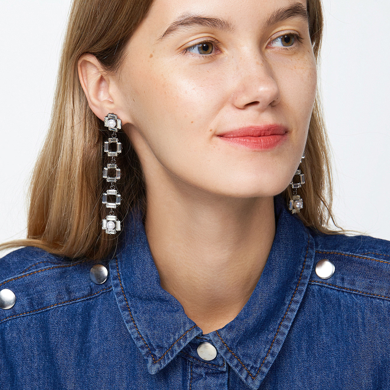 Blackened track earrings with squares of crystals