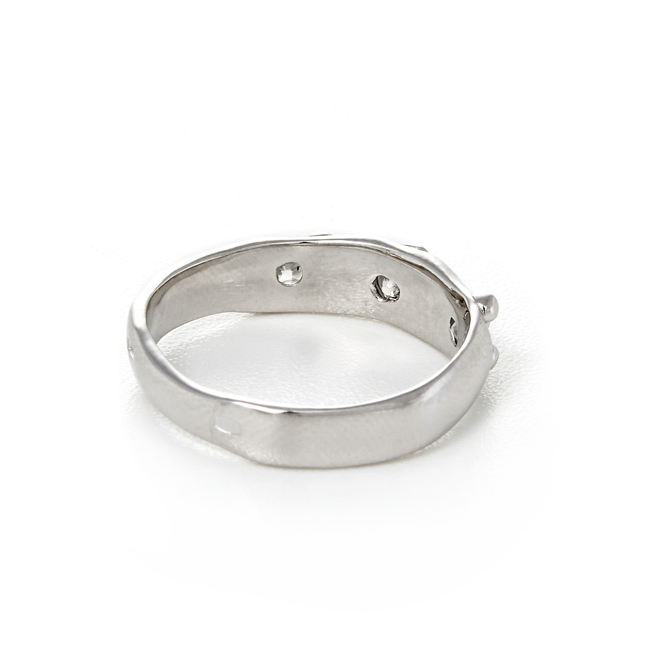 Ring with cubic zirconia