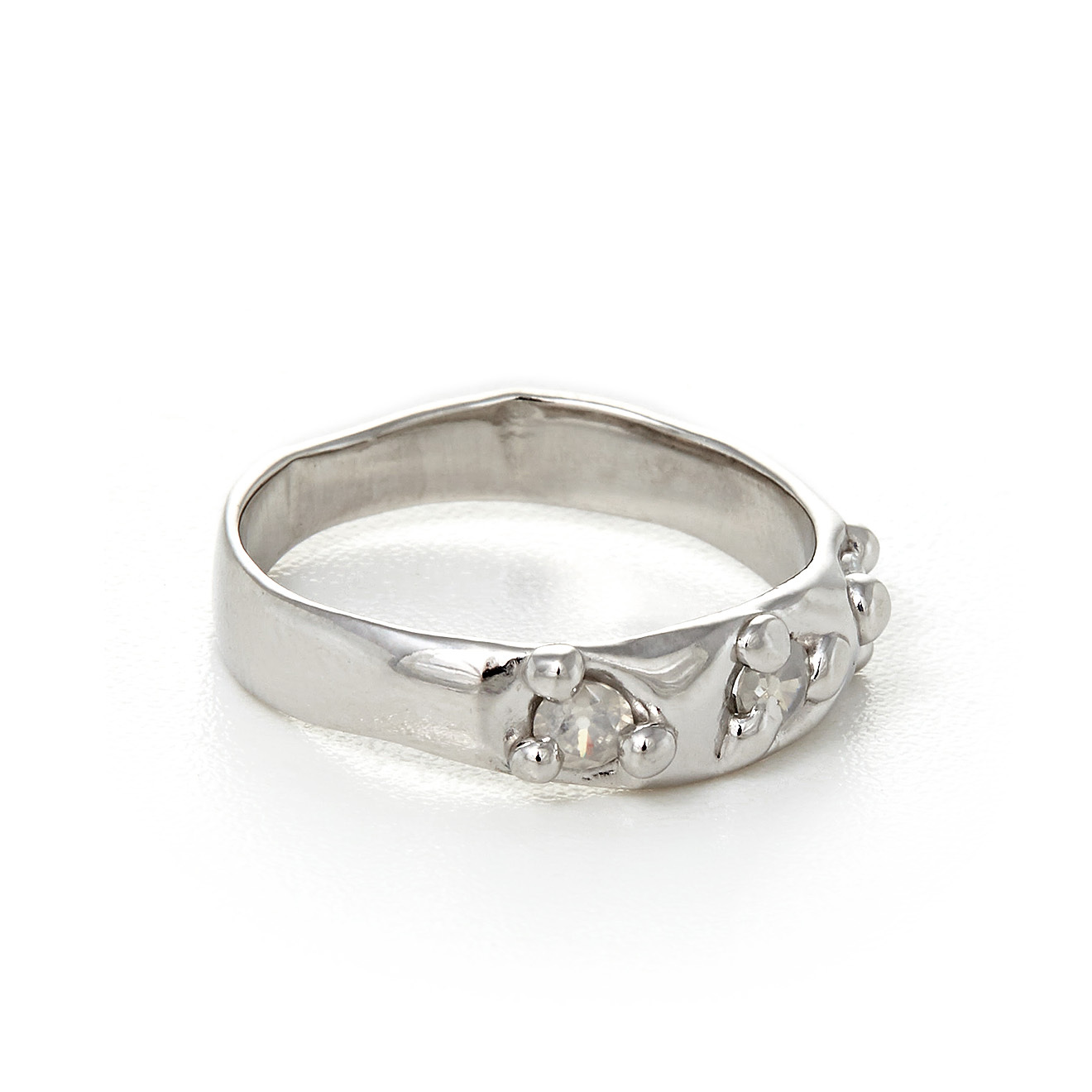 Ring with cubic zirconia