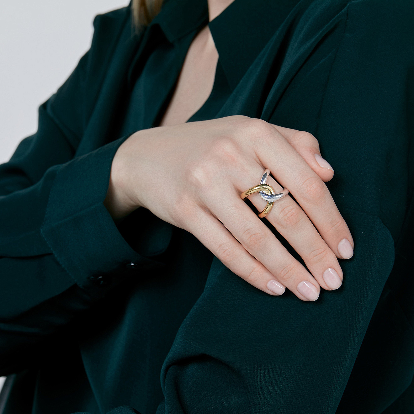 Philippe Audibert Биколорное кольцо Joy lisse lisa smith биколорное кольцо из двух половин