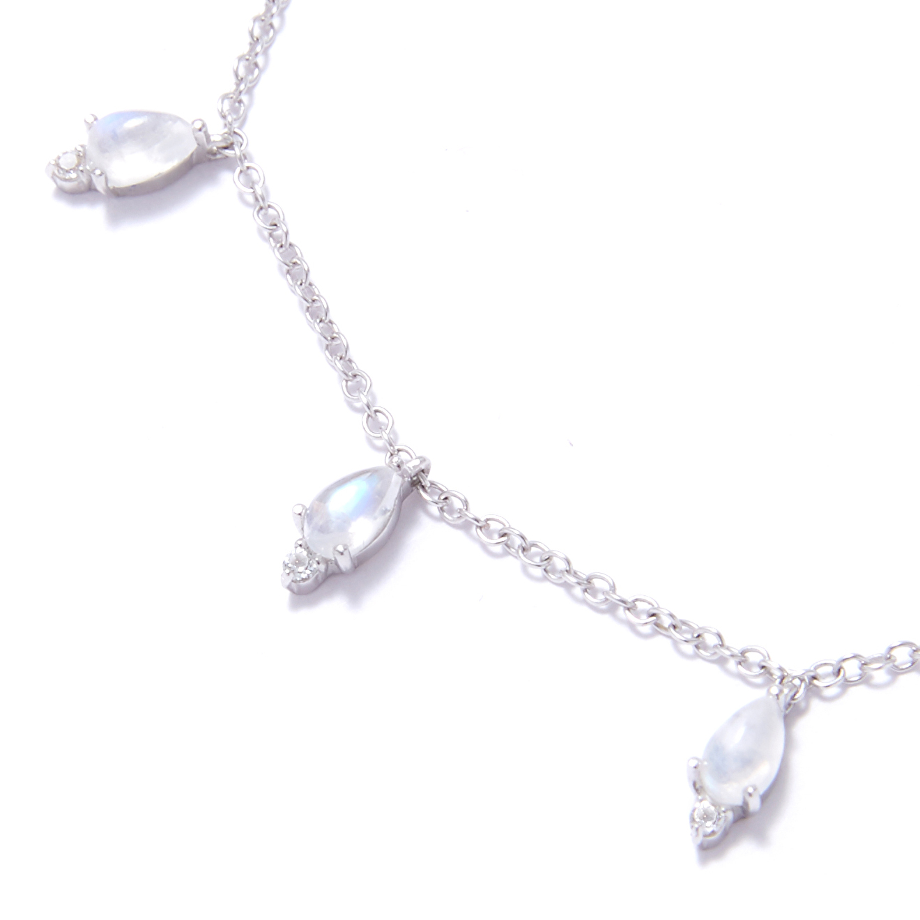 Silver bracelet with moonstone