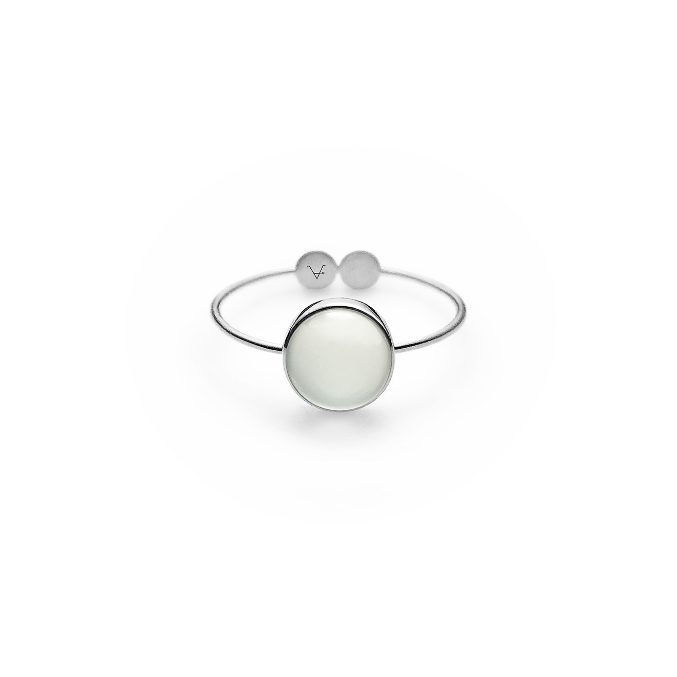 White gold ring with chalcedony